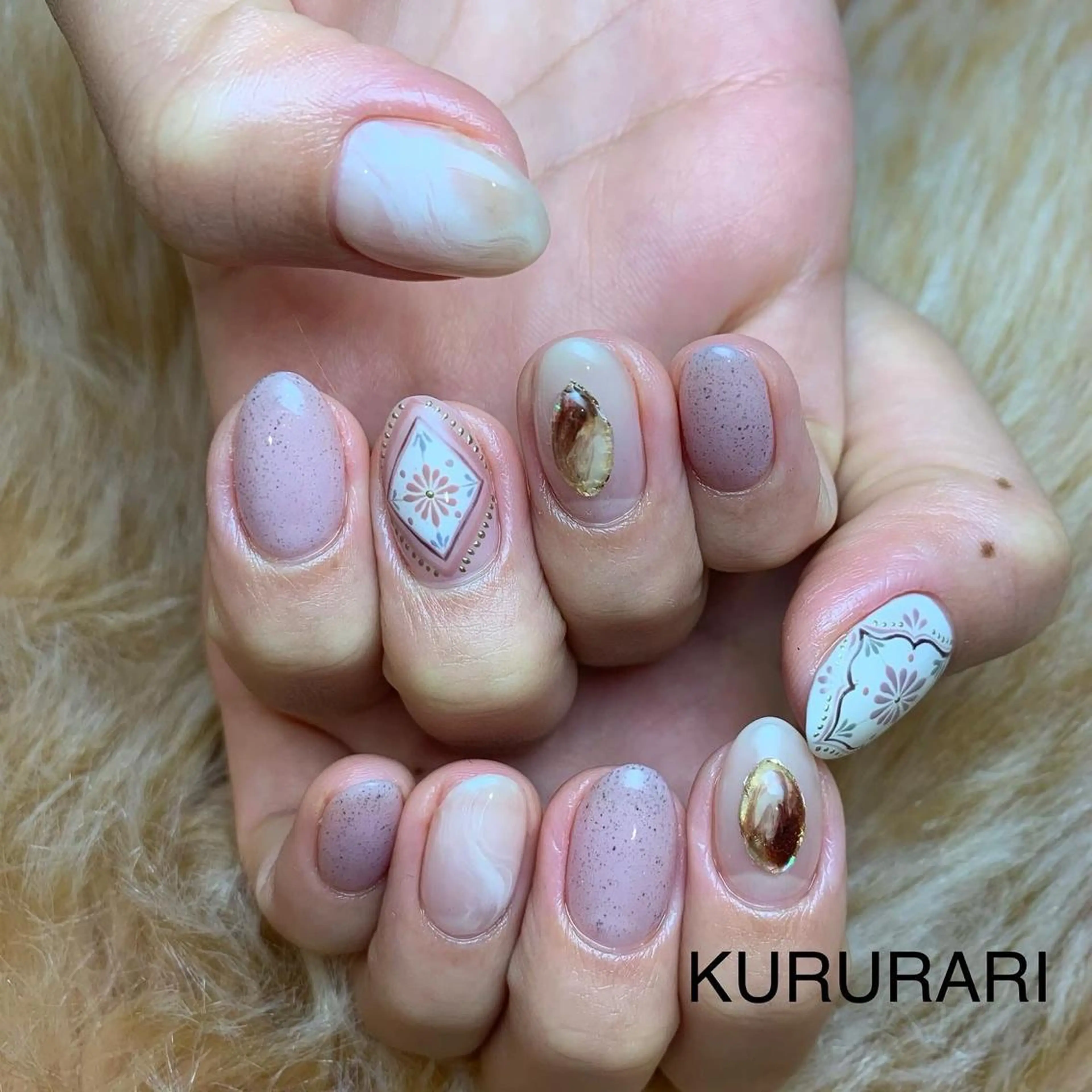 ネイル KURURARI NAILのネイルデザイン