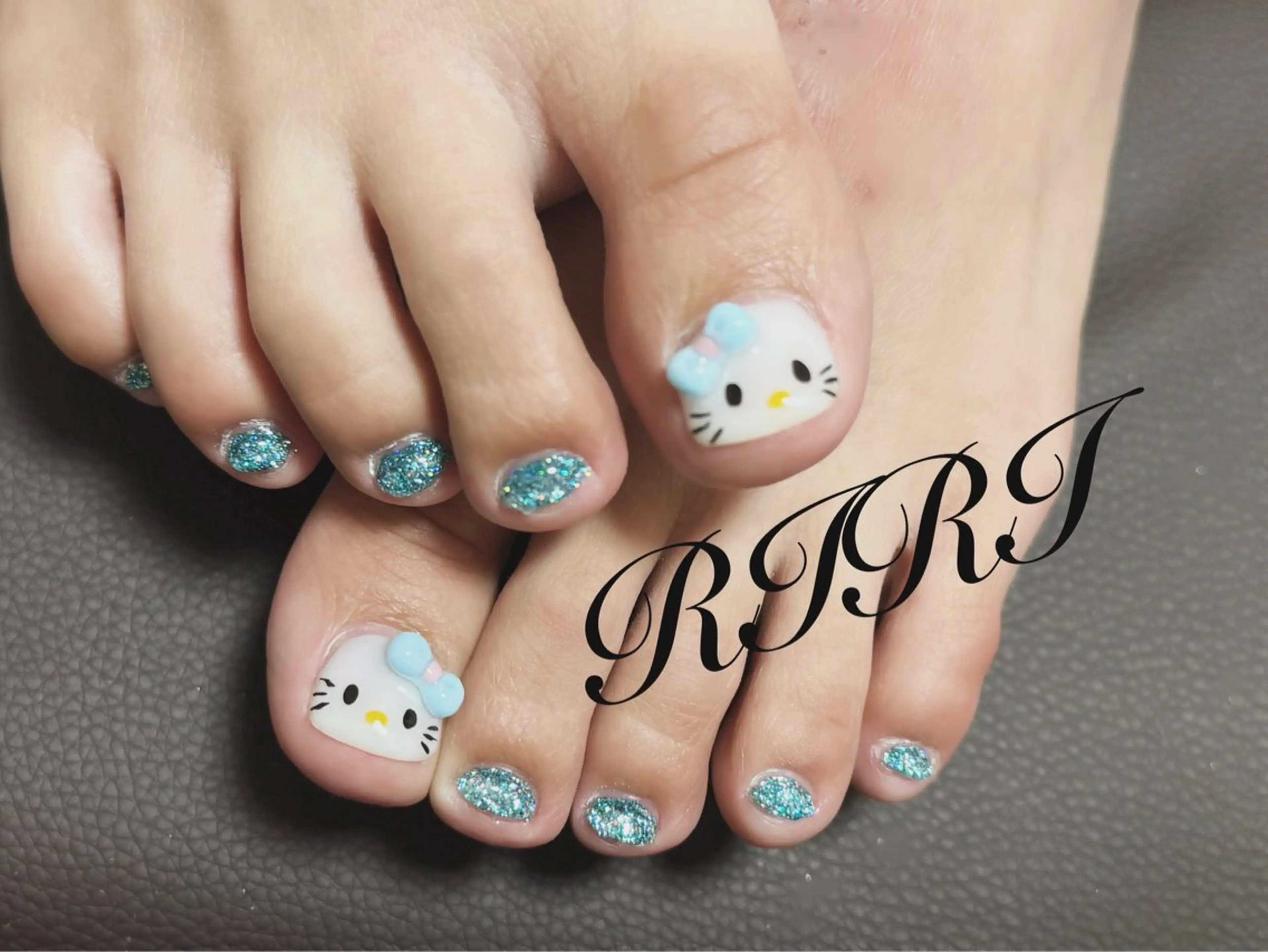 ネイル ブルー フットネイル ジェルネイル キラキラネイル ショートネイル ハンドネイル riri オーナーのネイルデザイン