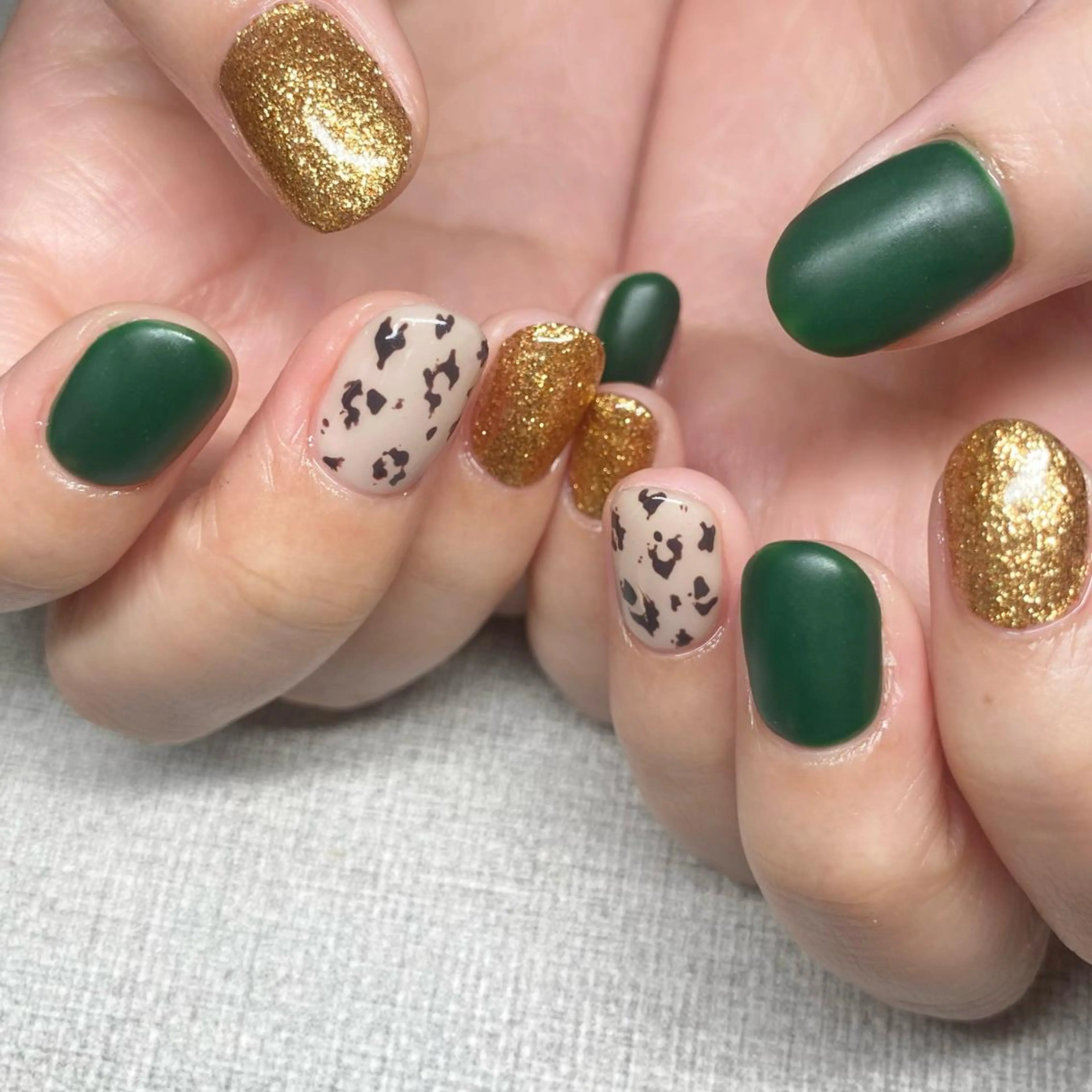 ネイル アートネイル ニュアンスネイル 冬ネイル ハンドネイル 山田 貴子のネイルデザイン