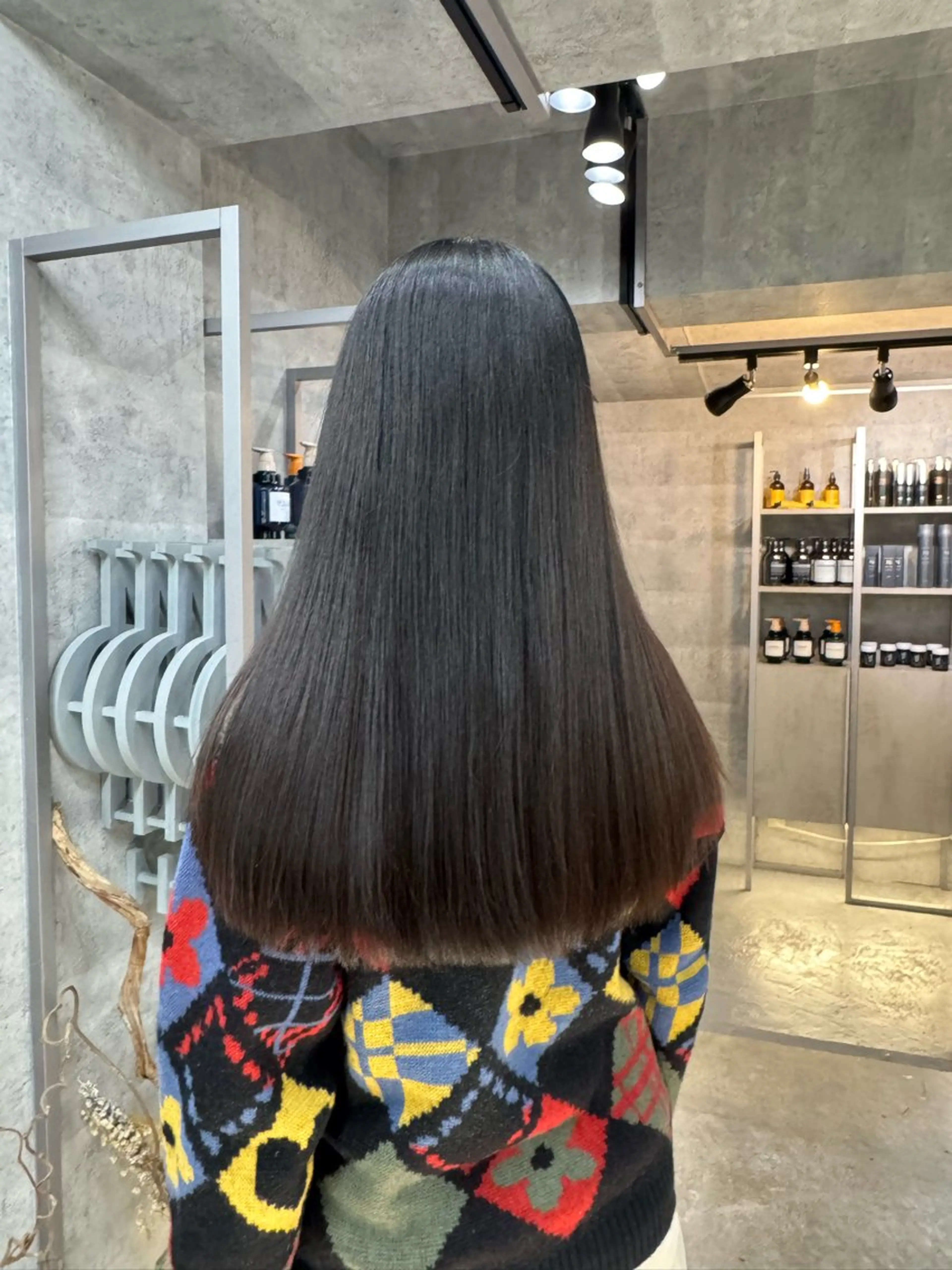 セミロング カラー カット ヘアカラー トリートメント あなたのお悩み改善" You"💚❤️💛のヘアスタイル