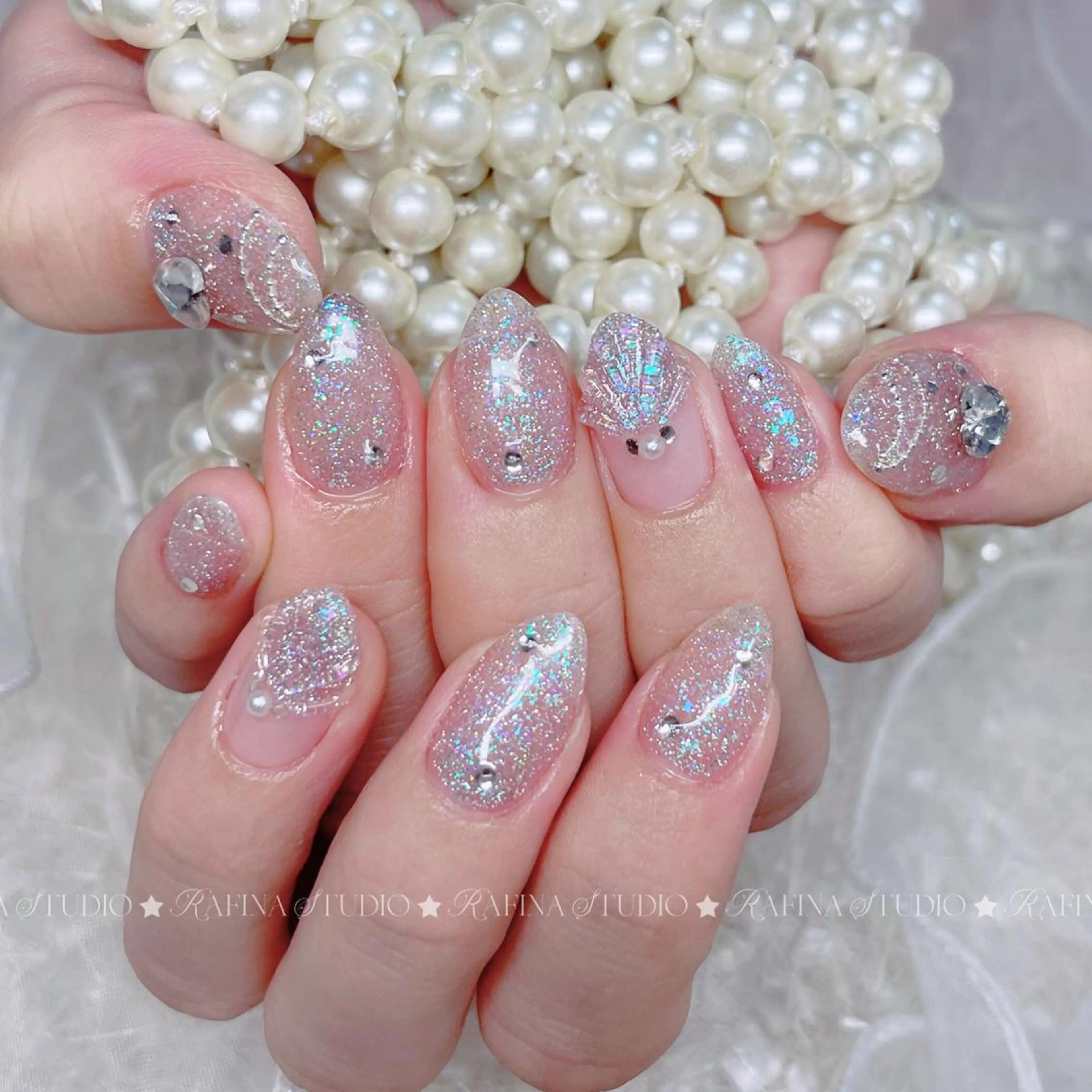 ネイル 玲央 YOYOのネイルデザイン