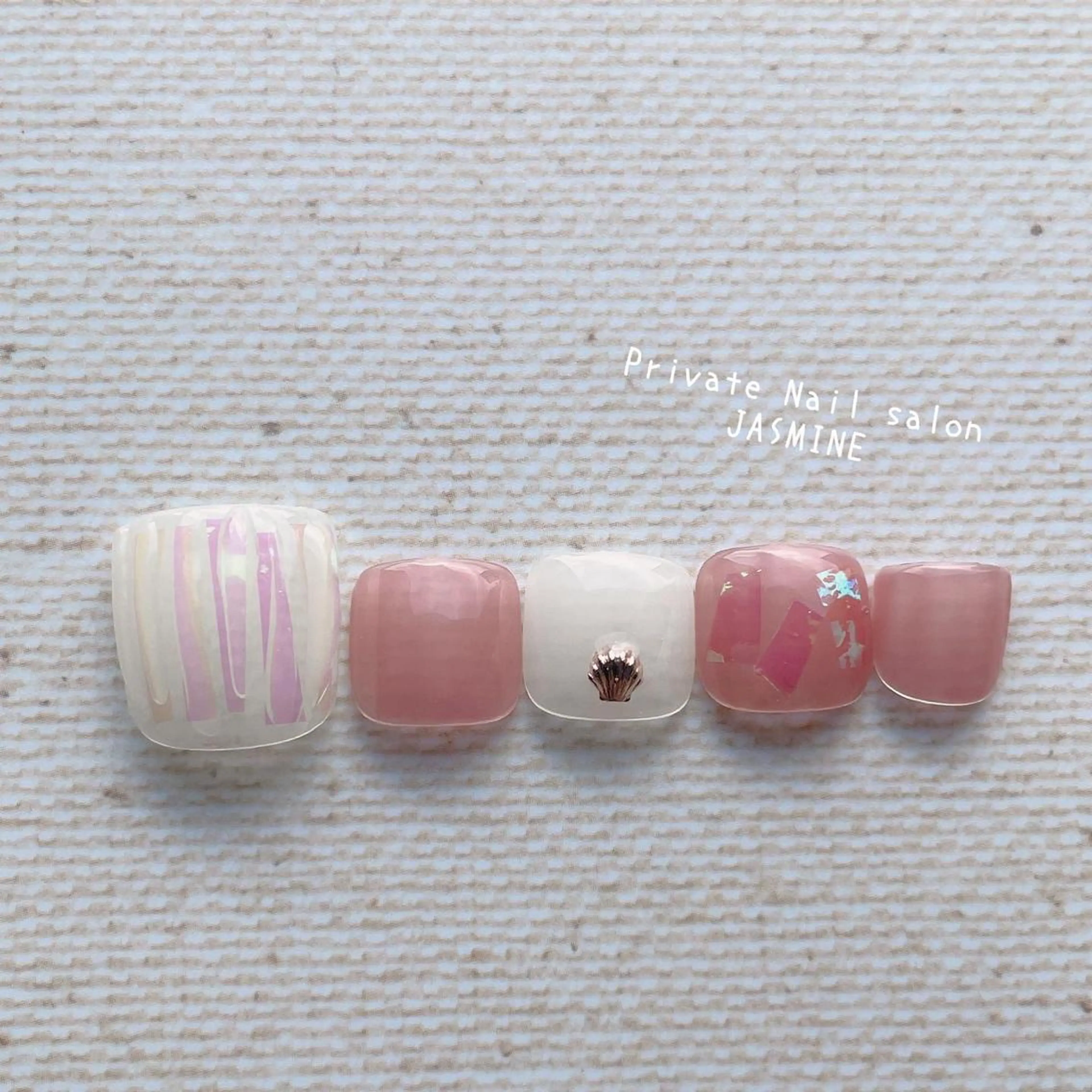 ネイル オーロラネイル フットネイル フットネイル Nail salon JASMINEのネイルデザイン