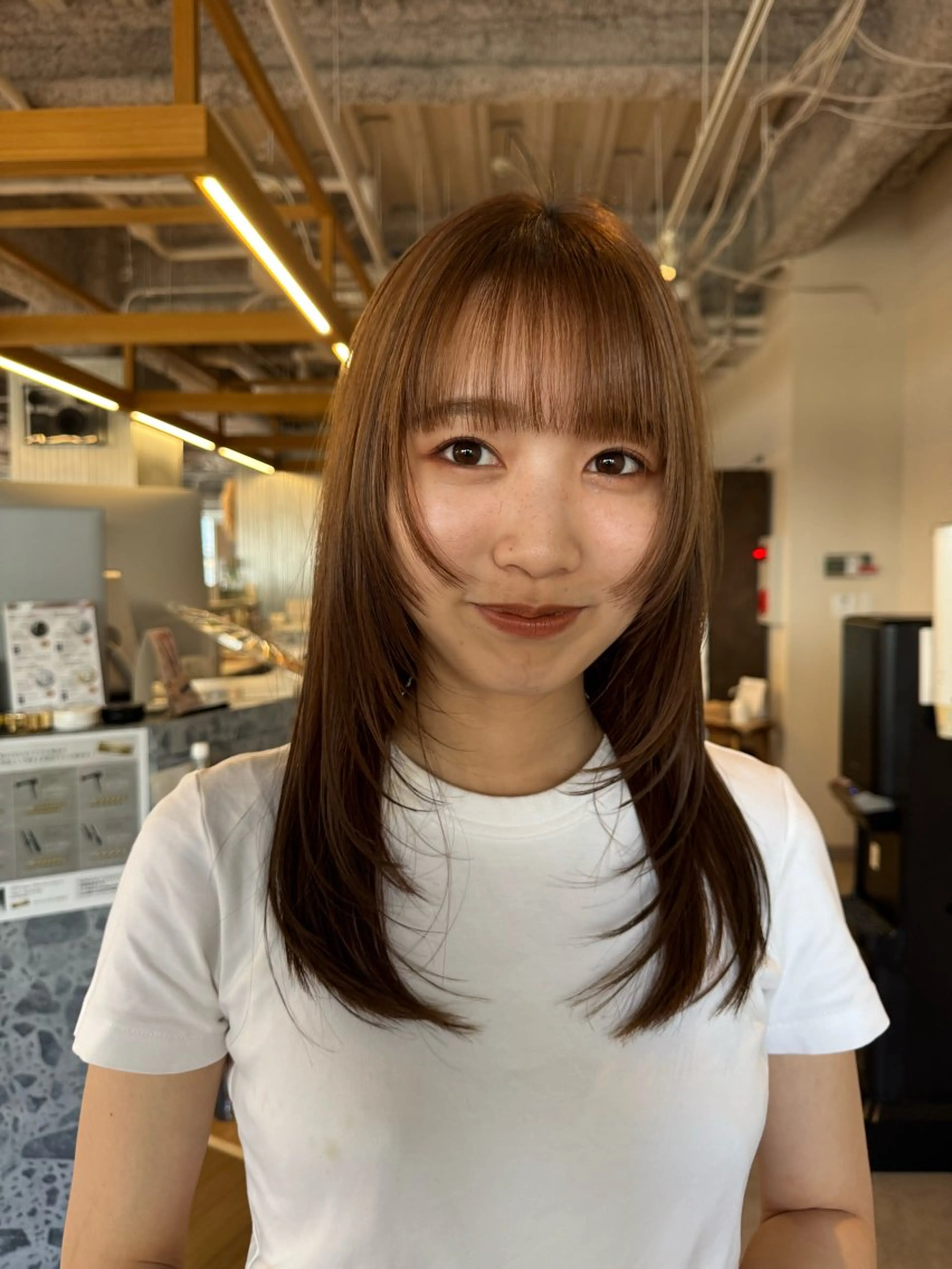 セミロング カット MASHUchayamachi所属・まほ／レイヤーカット /透明感カラーのヘアスタイル