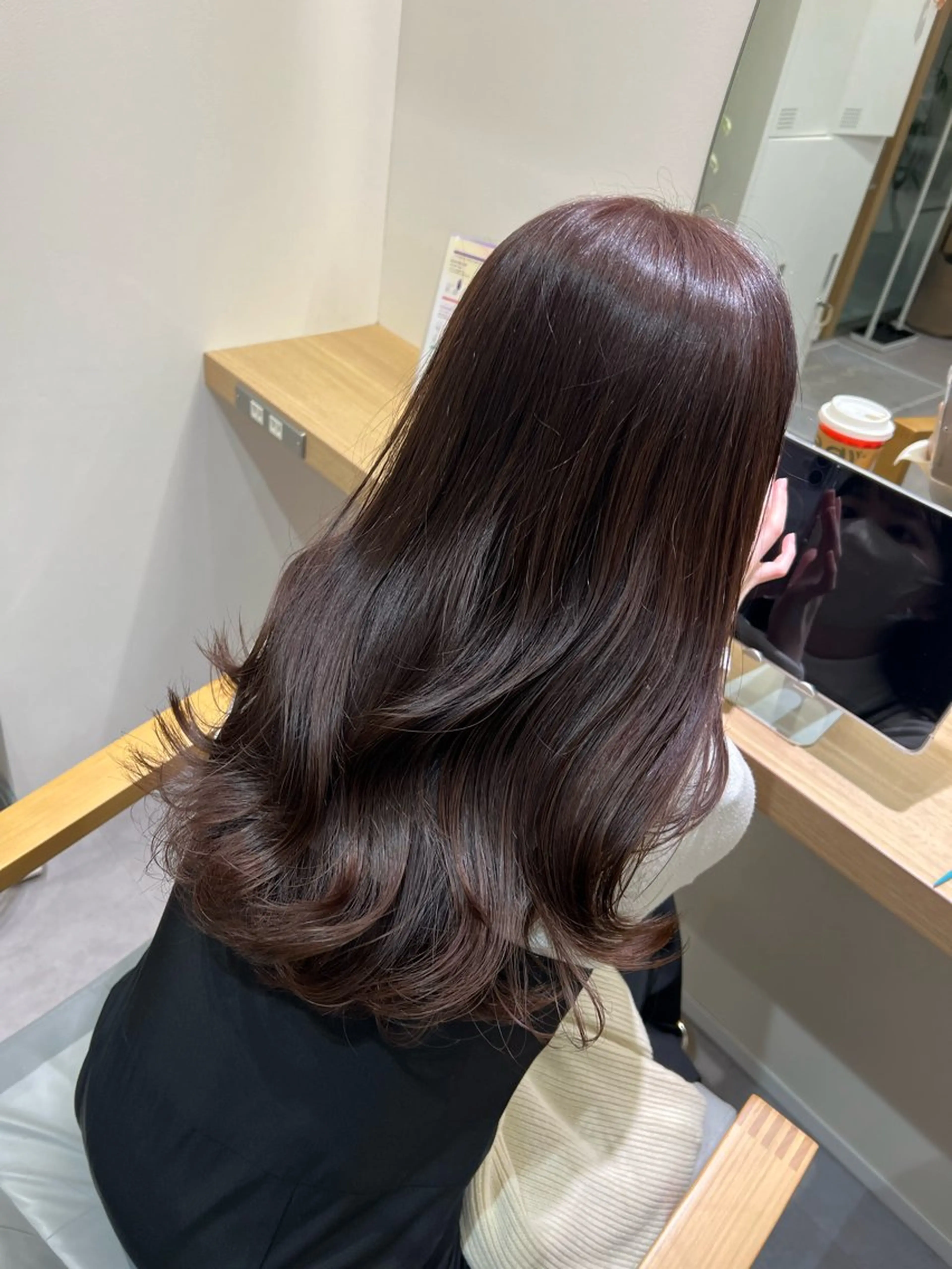 セミロング チョコレートブラウン 透明感カラー🫧 Lien.mihaのヘアスタイル