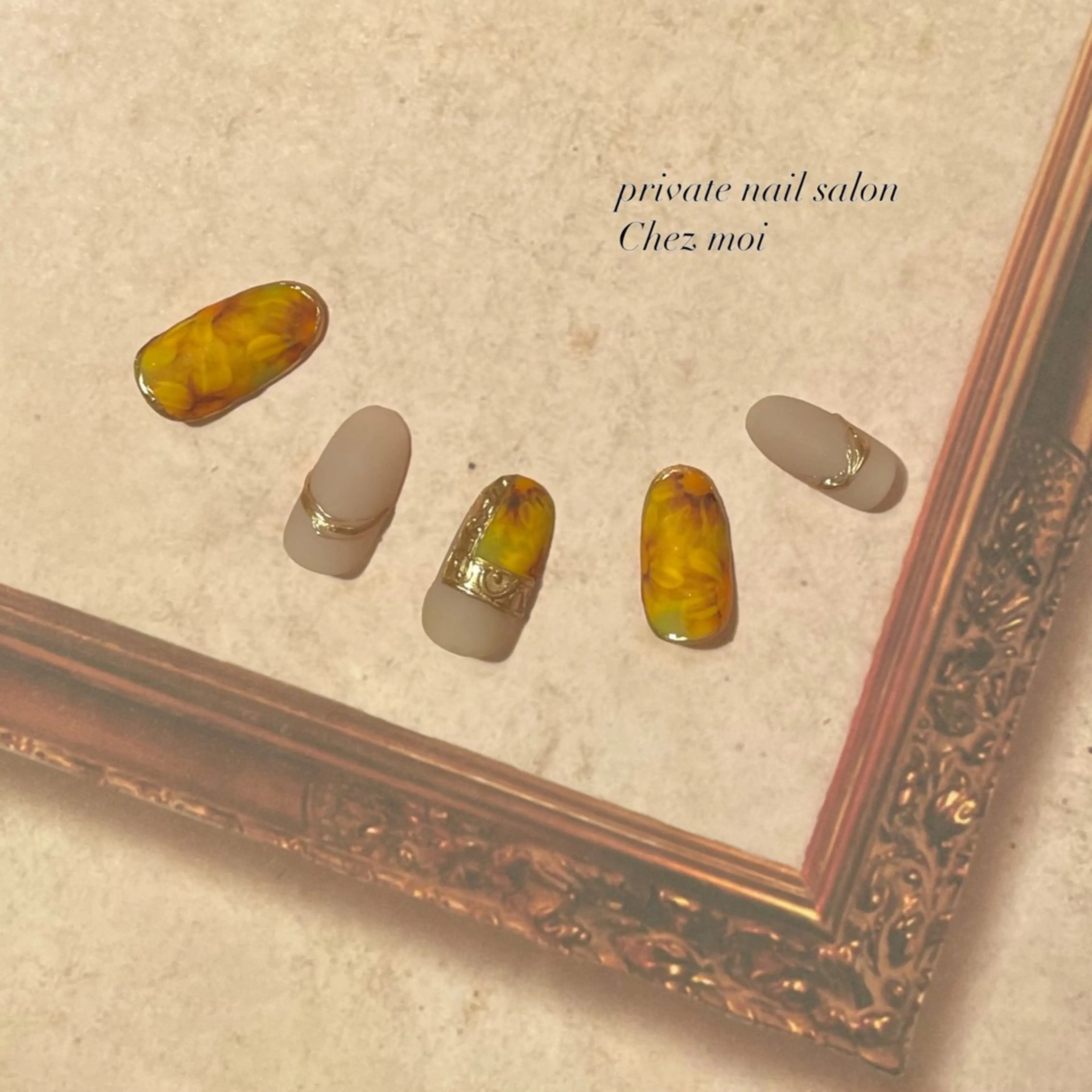 ネイル KOMINE TOMOKOのネイルデザイン