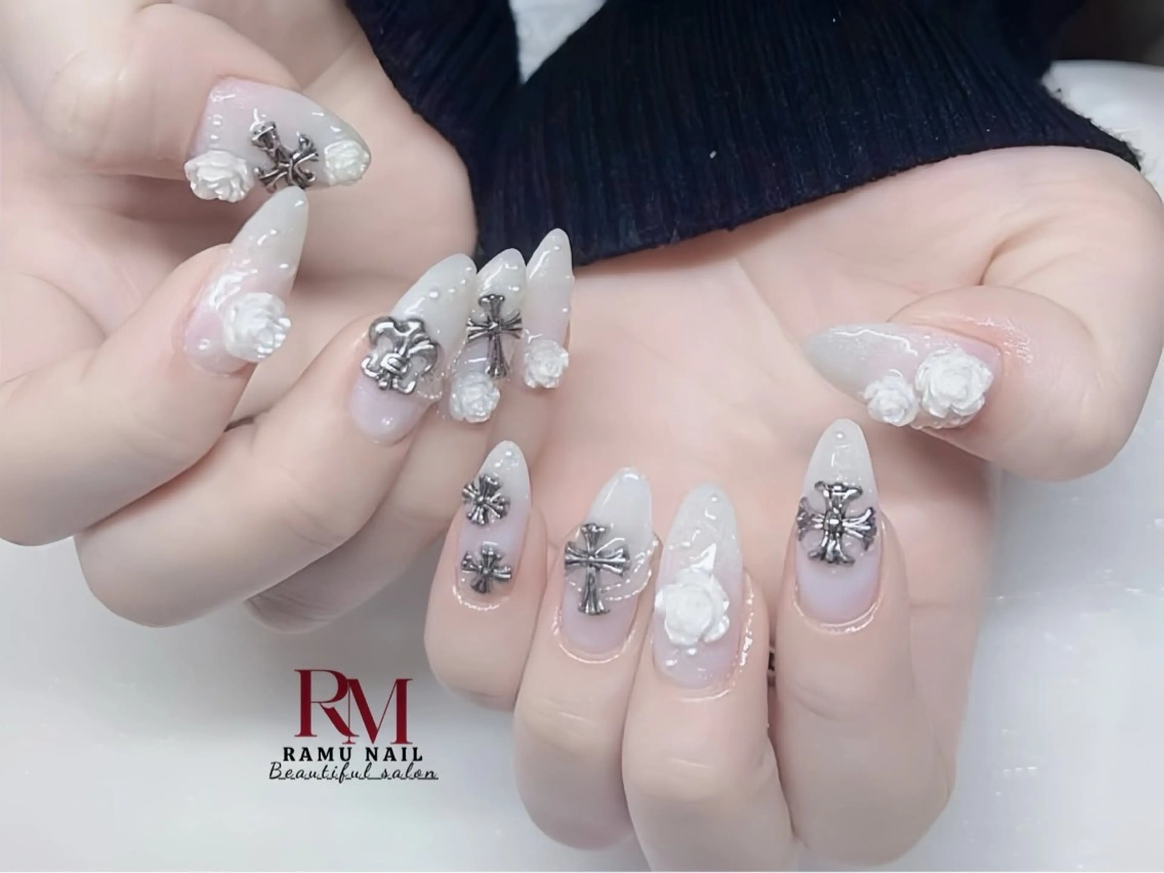 ネイル キラキラネイル マグネットネイル ミラーネイル ピンク ワンホンネイル ハンドネイル RAMU Nail 恵比寿店のネイルデザイン