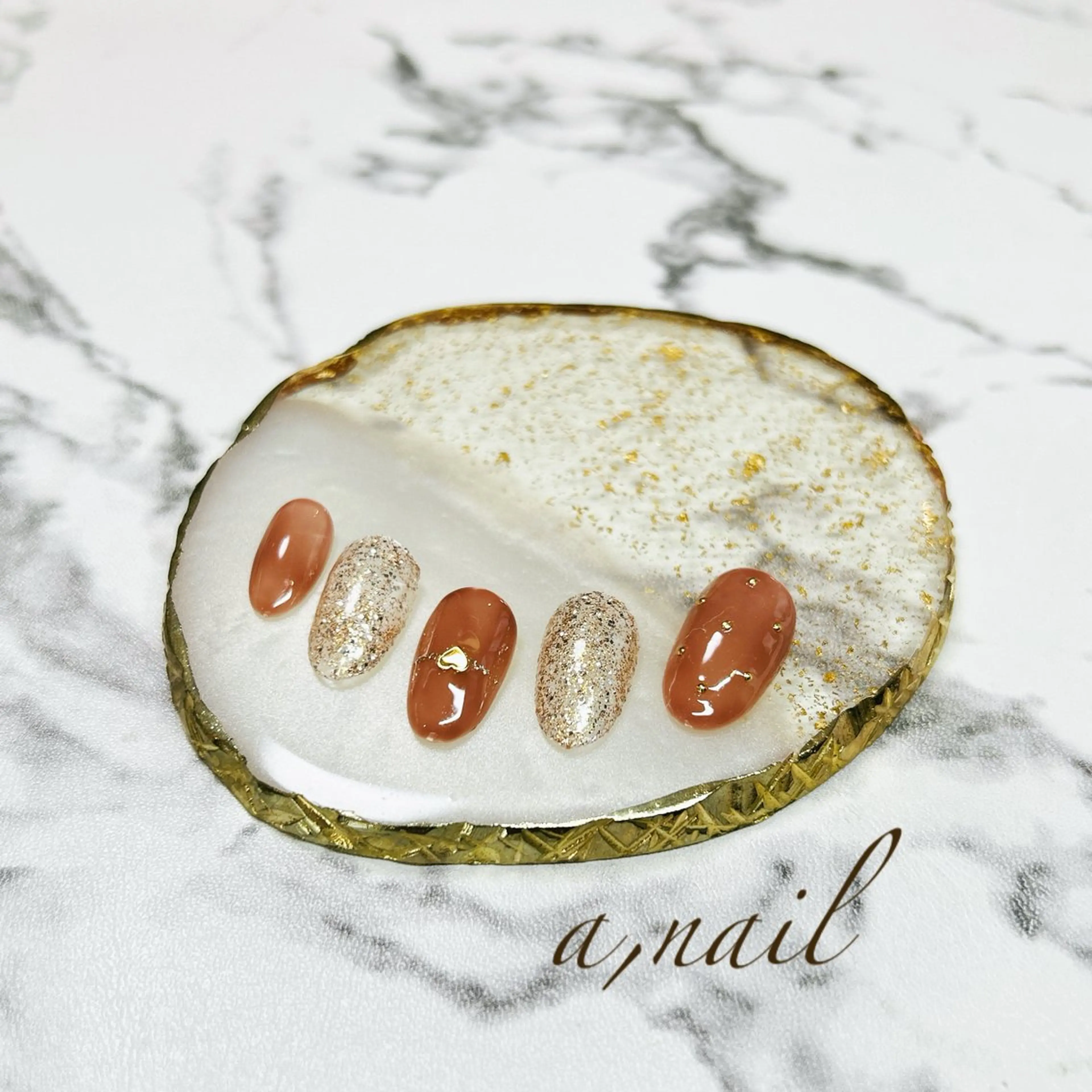 ネイル ドット ハート キラキラネイル シンプルネイル ハンドネイル ネイルサロン エーネイルのネイルデザイン