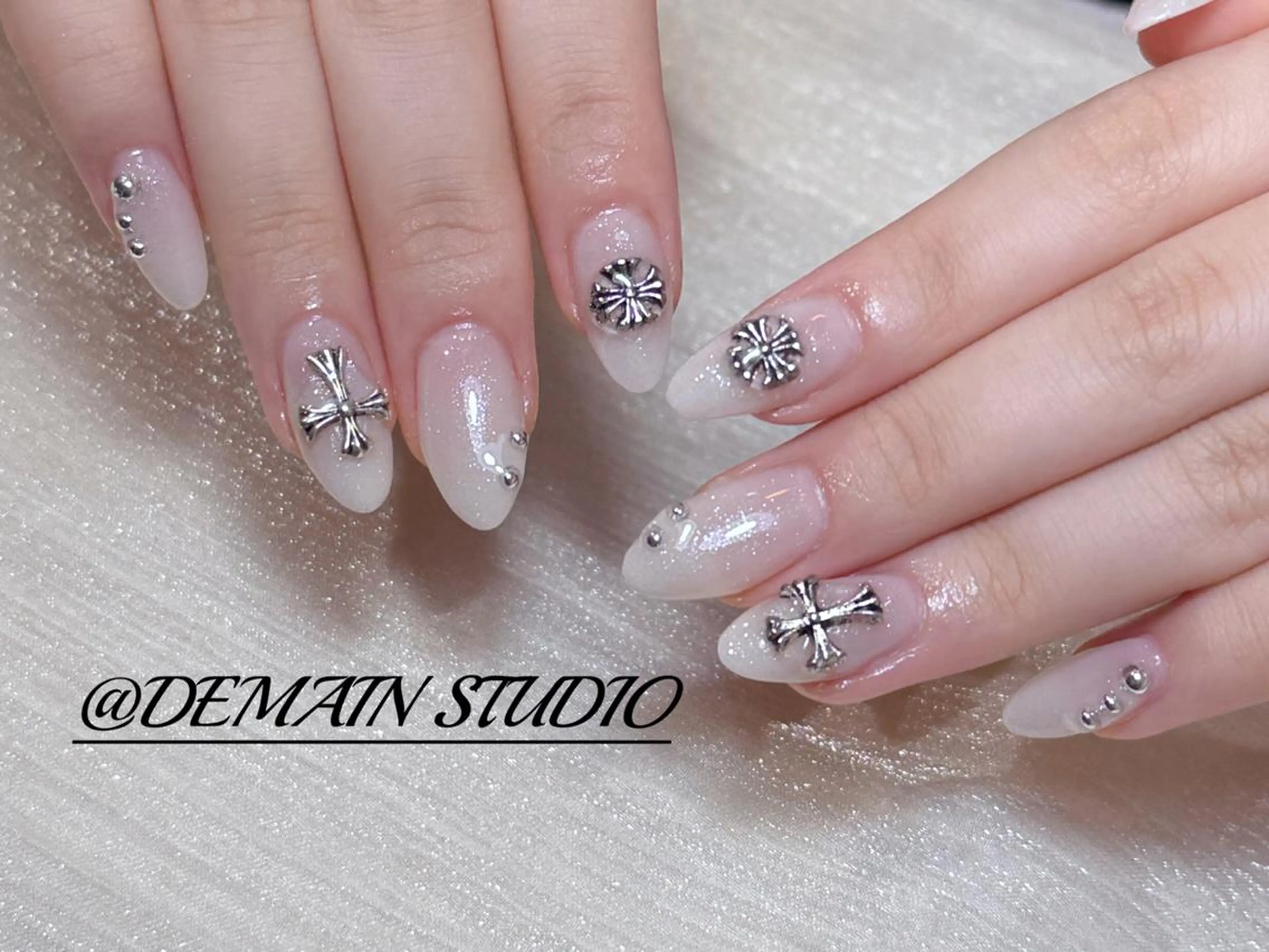 ネイル ハンドネイル ハンドケア DEMAIN- ERIのネイルデザイン