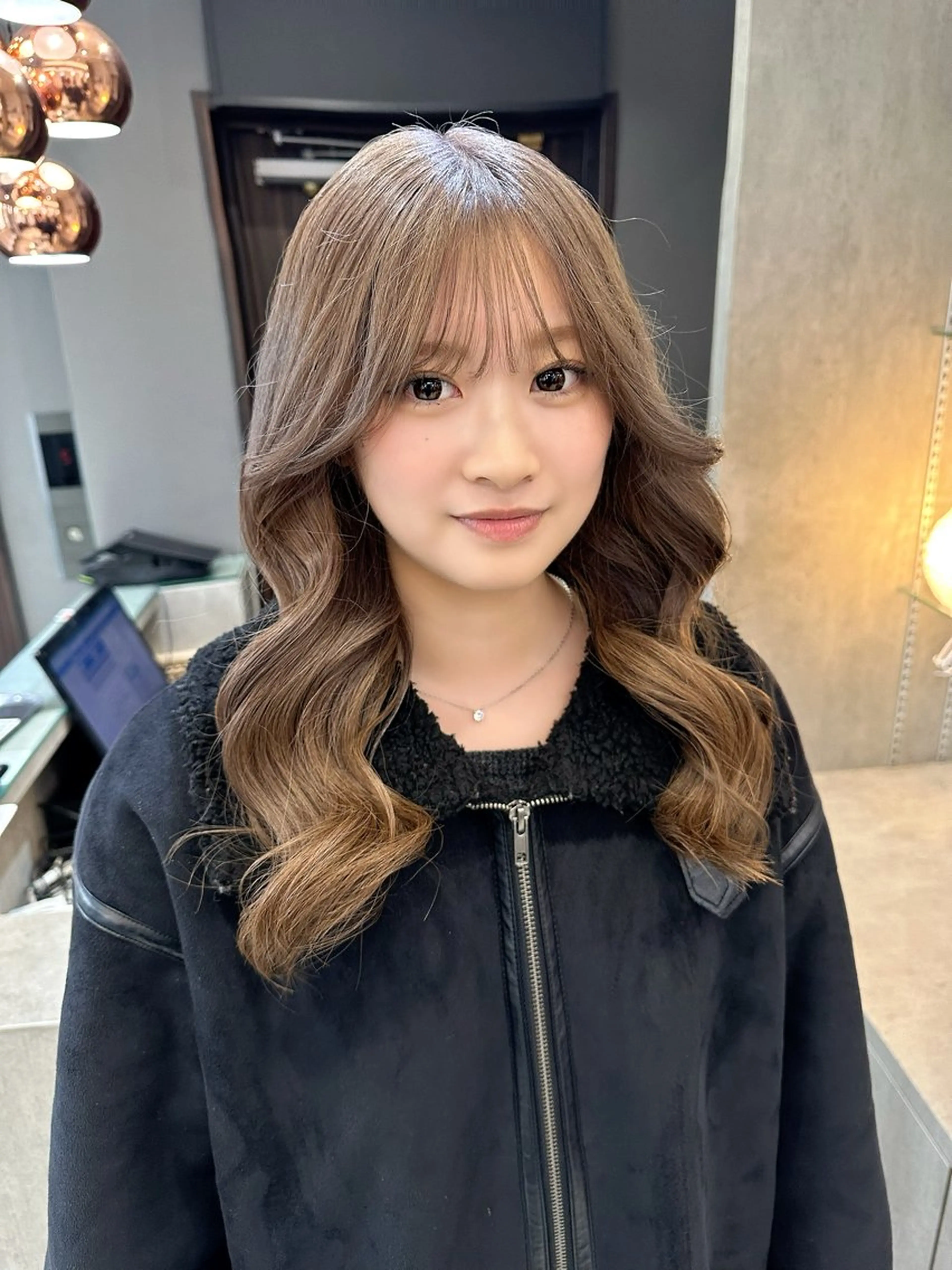 セミロング カラー ヘアカラー トリートメント AYAKASA 暖色カラー/レイヤーのヘアスタイル