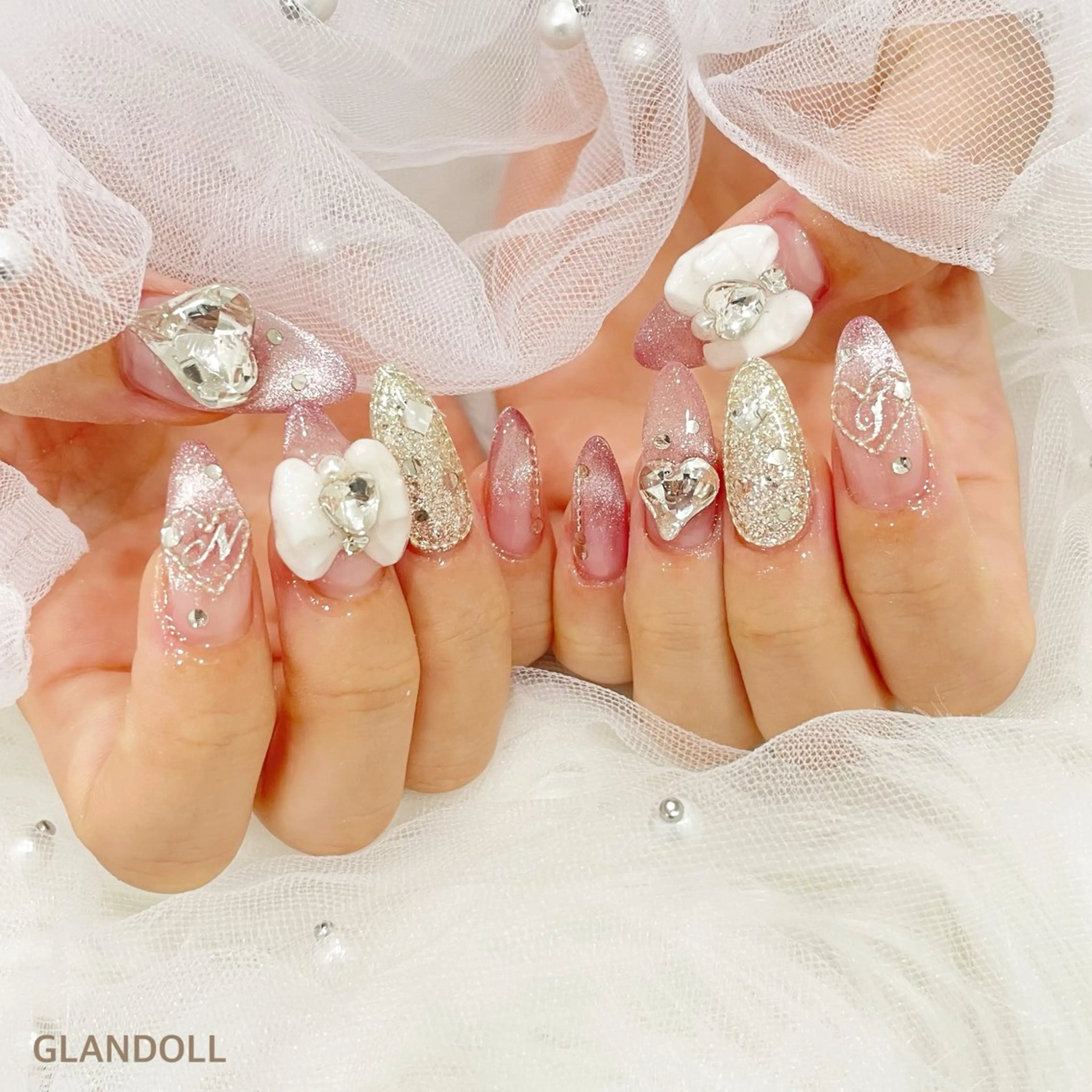 ネイル キラキラネイル ハンドネイル GLANDOLL YURIのネイルデザイン