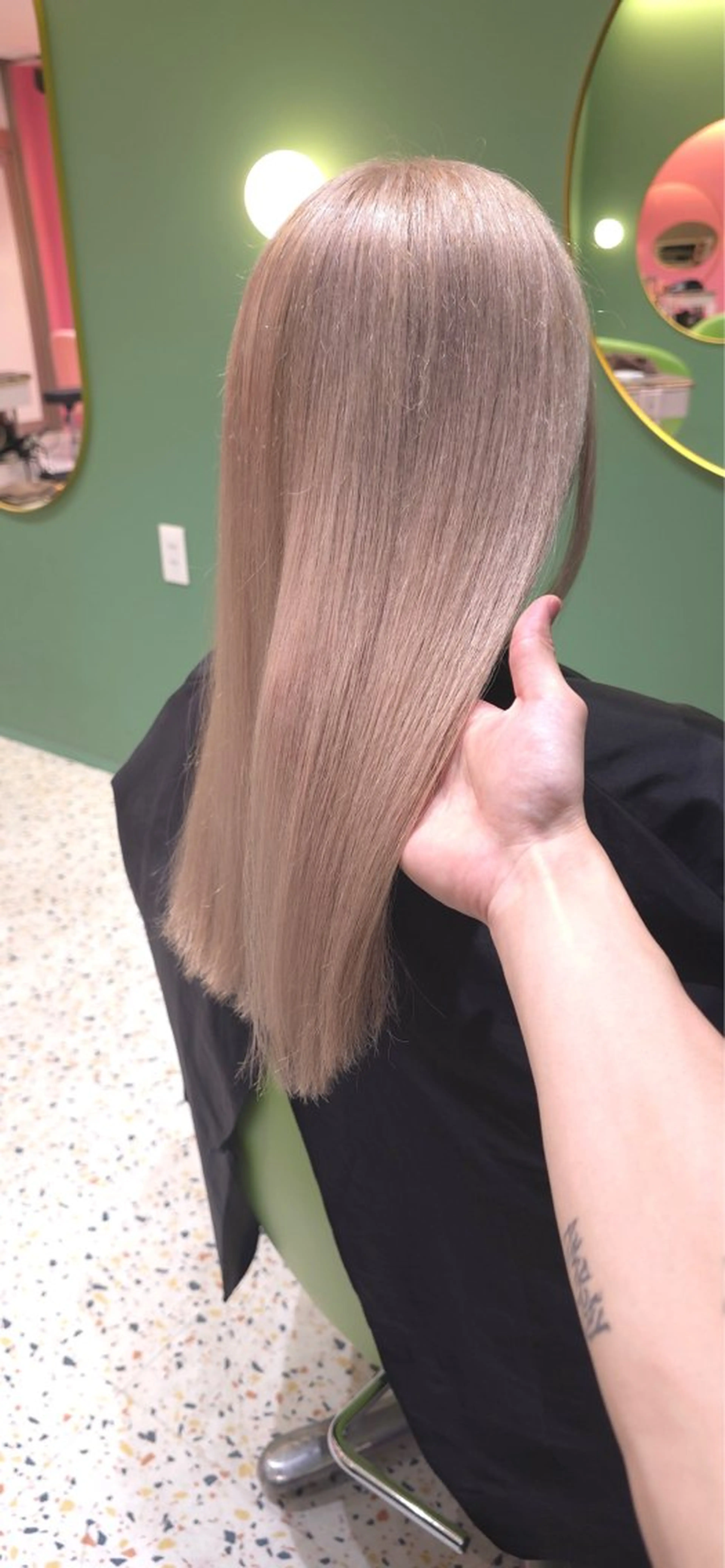 ロング カラー グレージュ 透明感カラー/艶髪/ エクステ/HIROのヘアスタイル