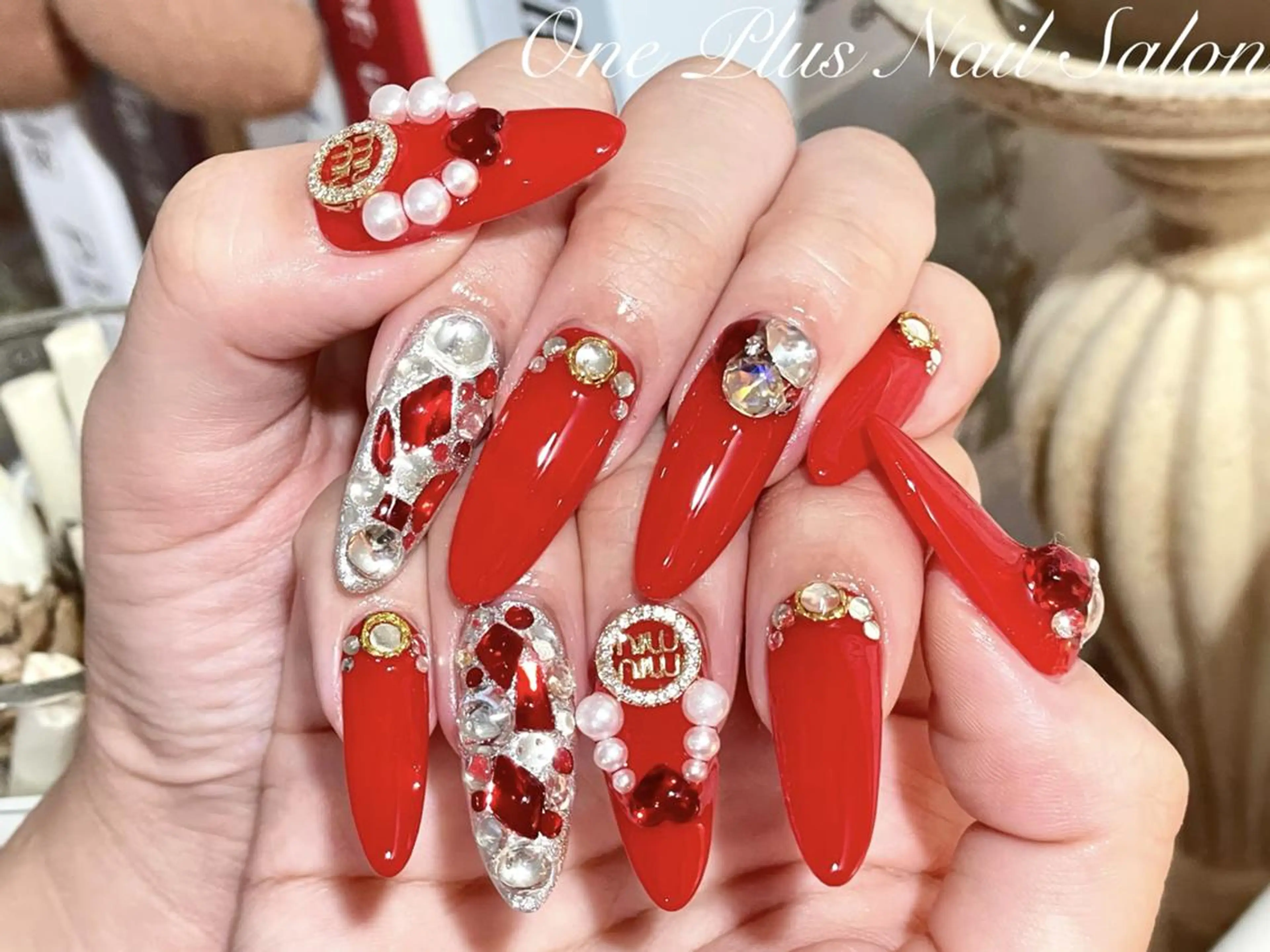 ネイル ジェルネイル キラキラネイル 韓国ネイル ラメ(グリッター) マグネットネイル One plus StudioNailのネイルデザイン