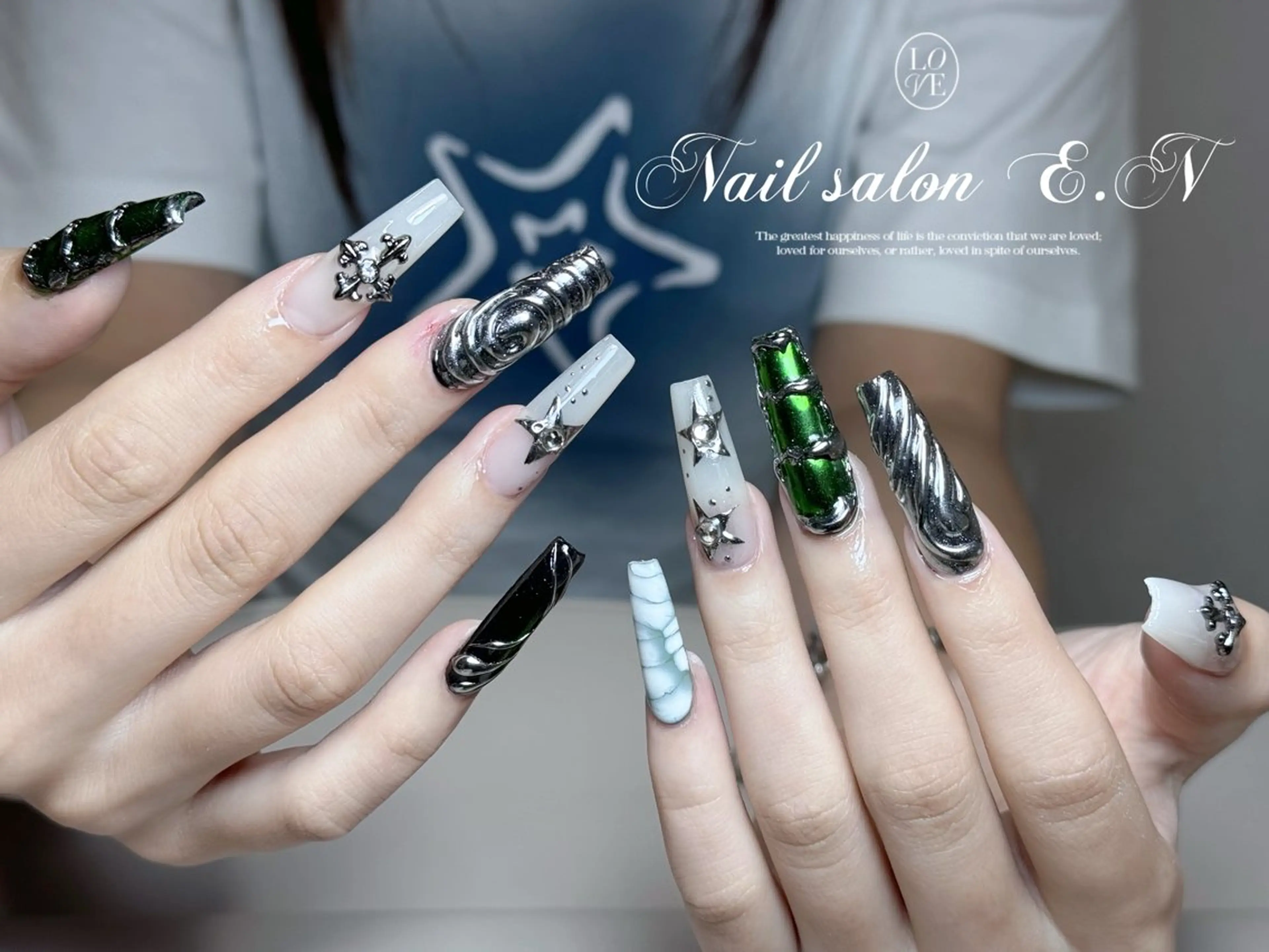 ネイル アートネイル オーロラネイル ガーリー キラキラネイル 韓国ネイル E.N🦋 長さ出し/持ち込みのネイルデザイン