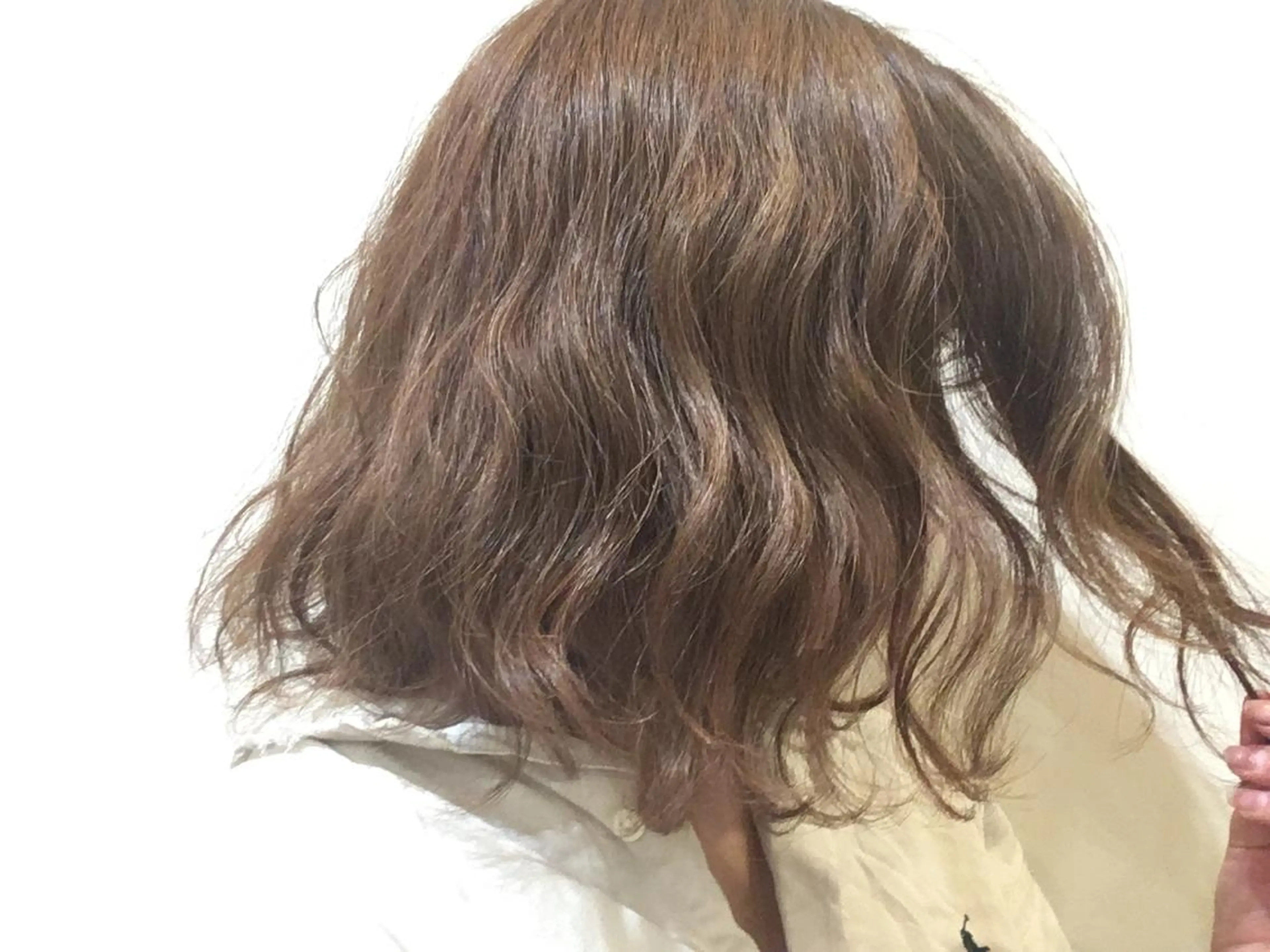 ショート カラー ベージュカラー Rever Tokyo所属・コンドウ サラのヘアスタイル