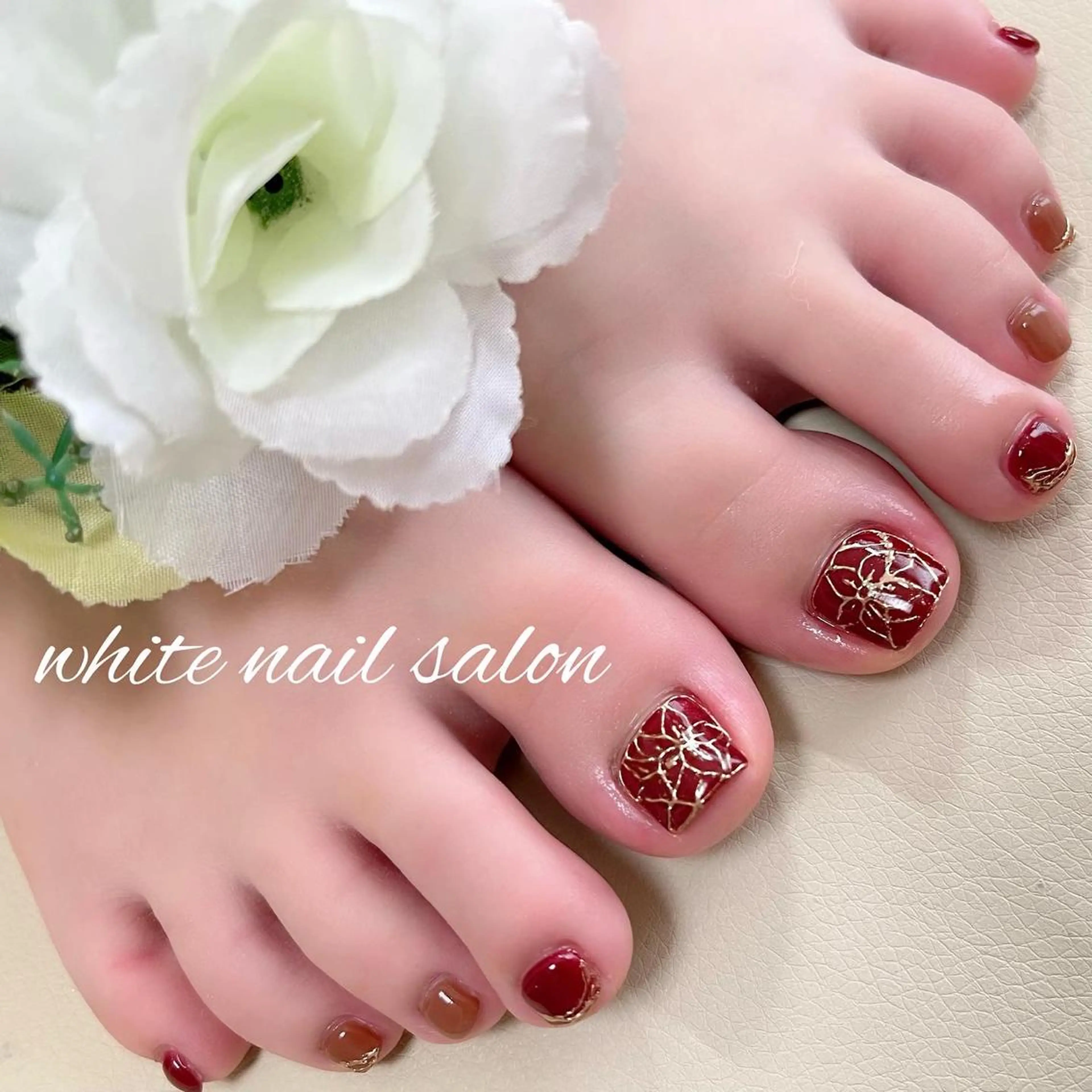 ネイル フットネイル ジェルネイル ハードジェル ラメ(グリッター) 持ち込み フットネイル white nail salonのネイルデザイン