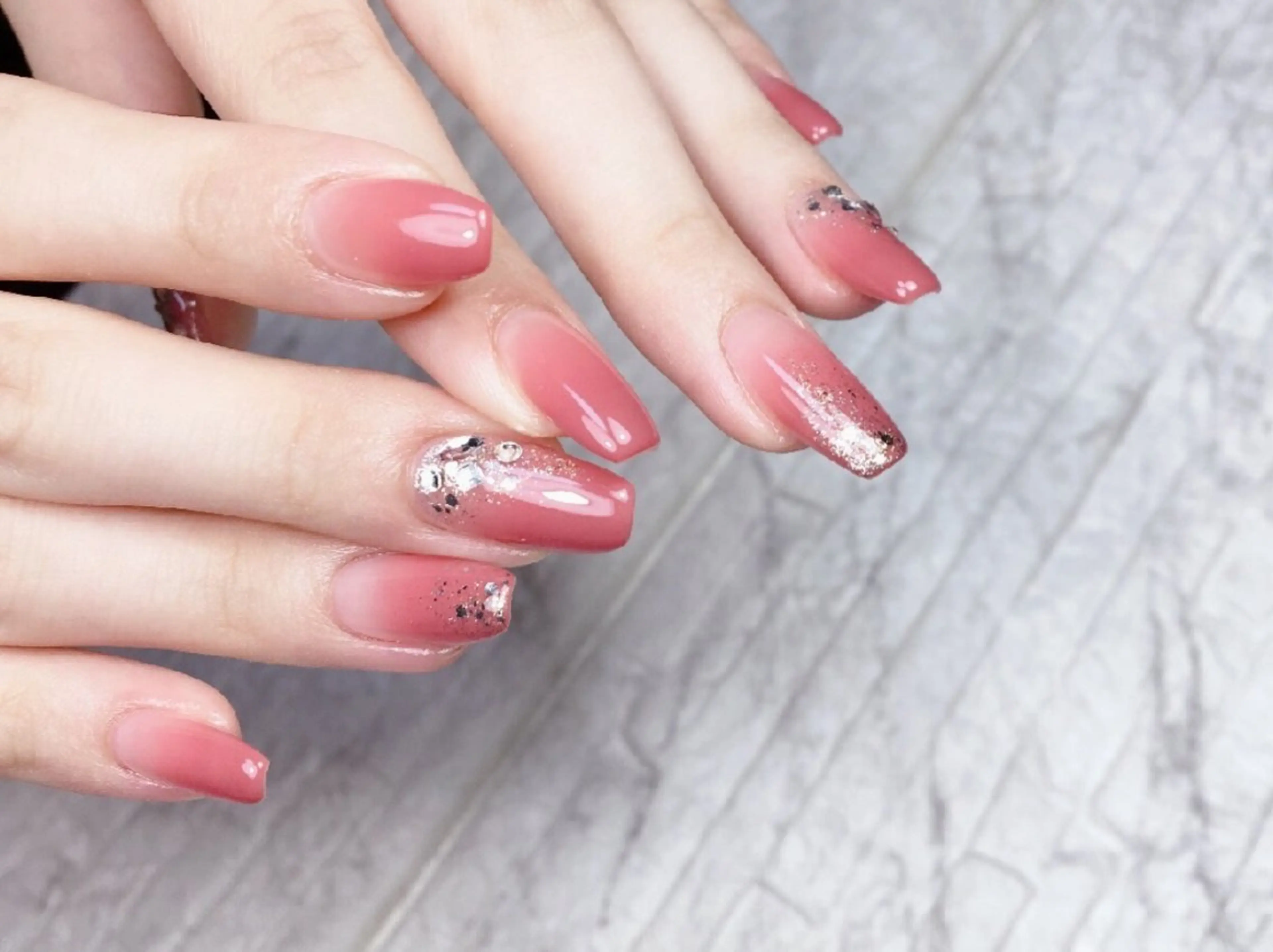 ネイル ハンドネイル ハンドケア 佐藤 結衣のネイルデザイン