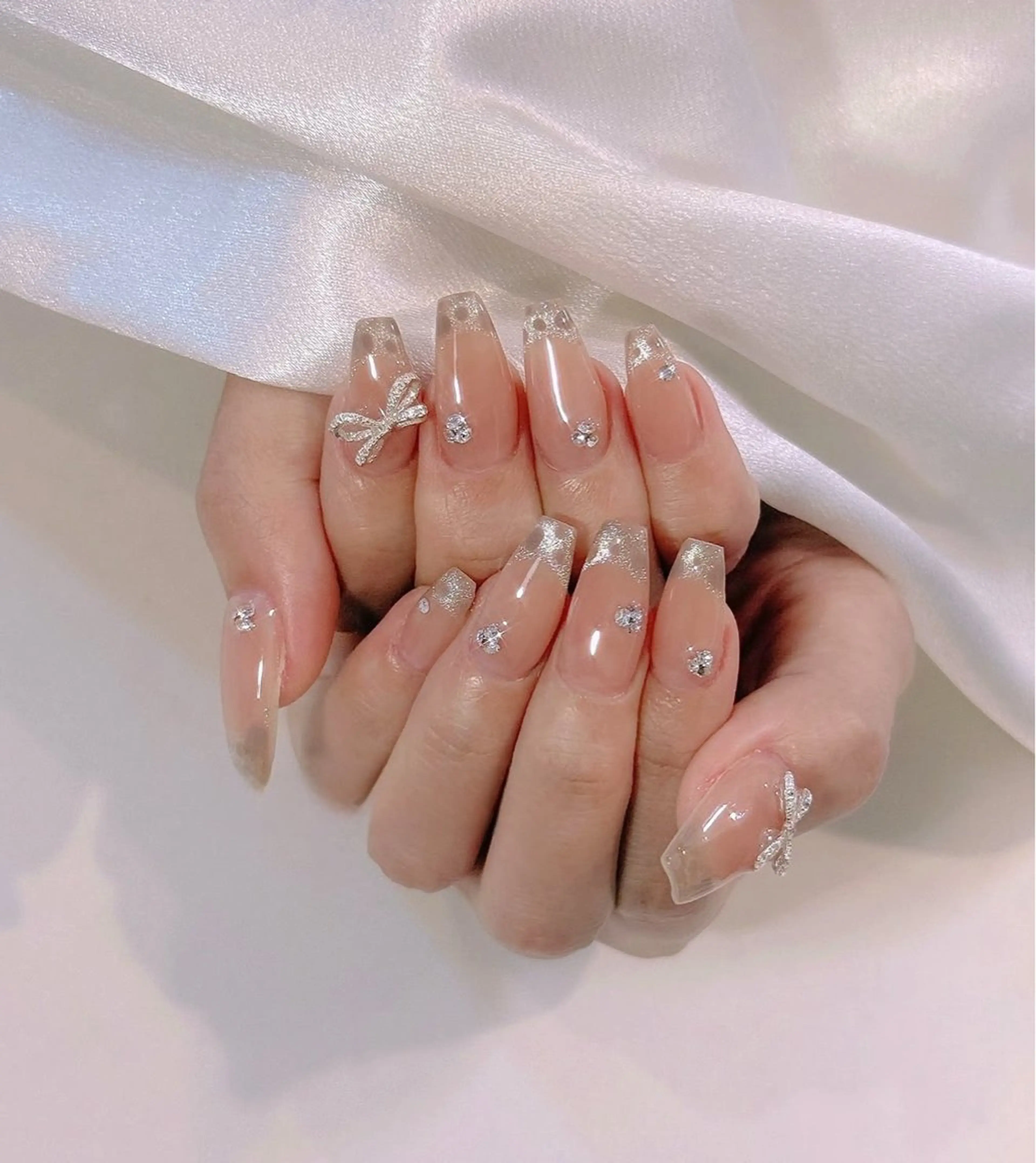 ネイル アニマル柄 オーロラネイル チークネイル フラッシュネイル ジェルネイル Lyna 池袋のネイルデザイン