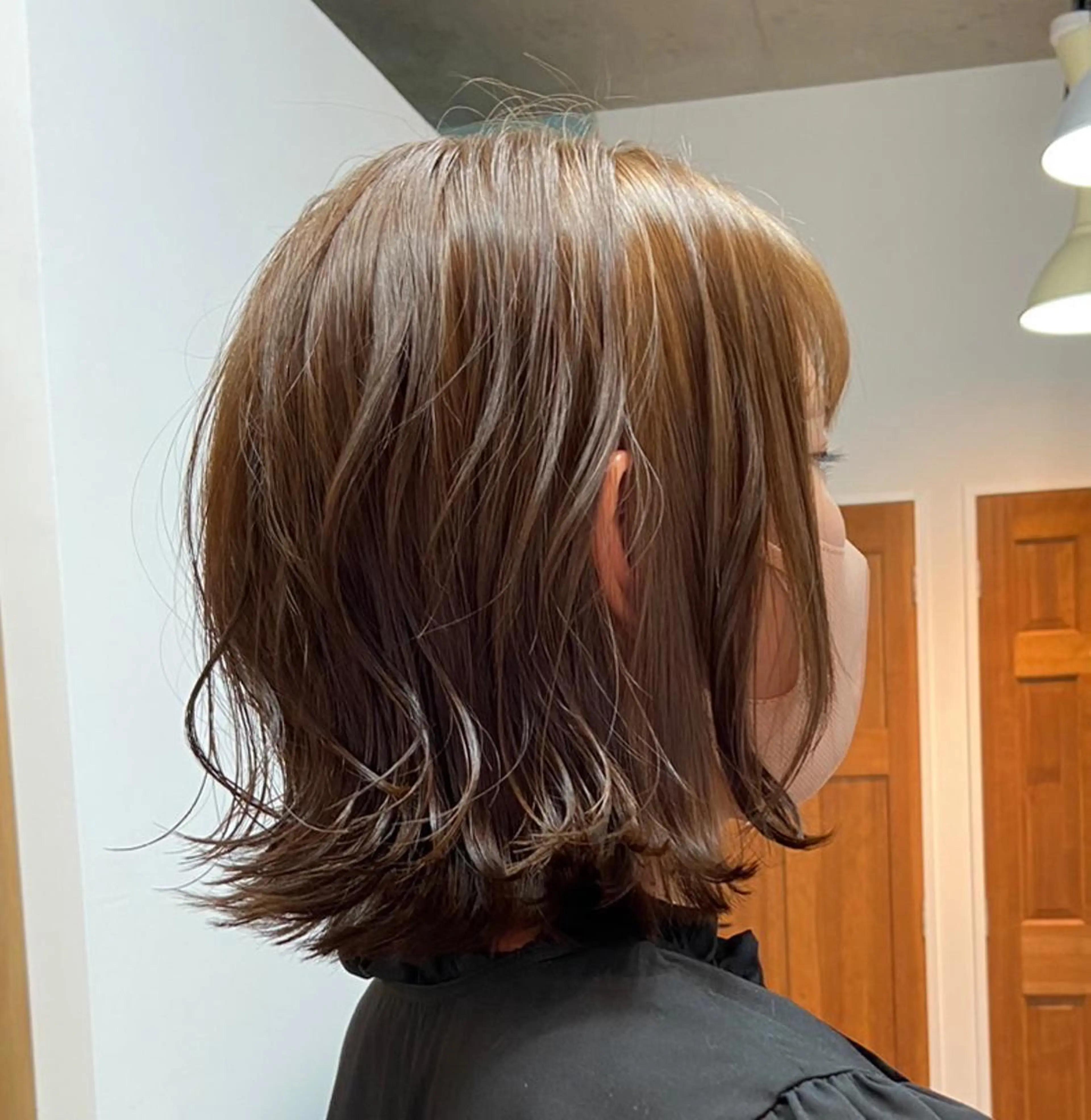 ミディアム カラー ボブ 外ハネヘア 安岡美咲✂︎ 艶カラー/髪質改善のヘアスタイル