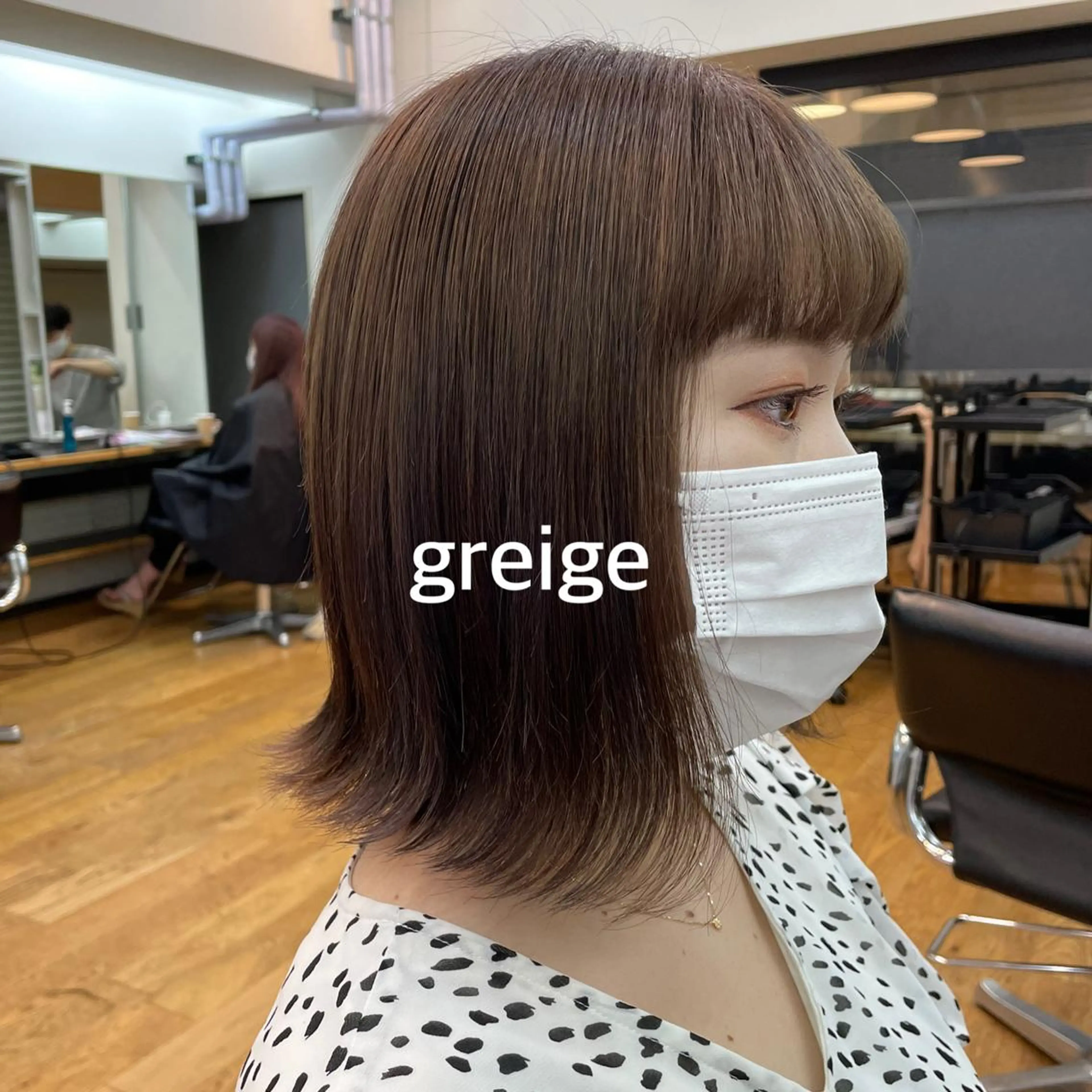 セミロング 暖色カラー推し/ トヤエリコのヘアスタイル