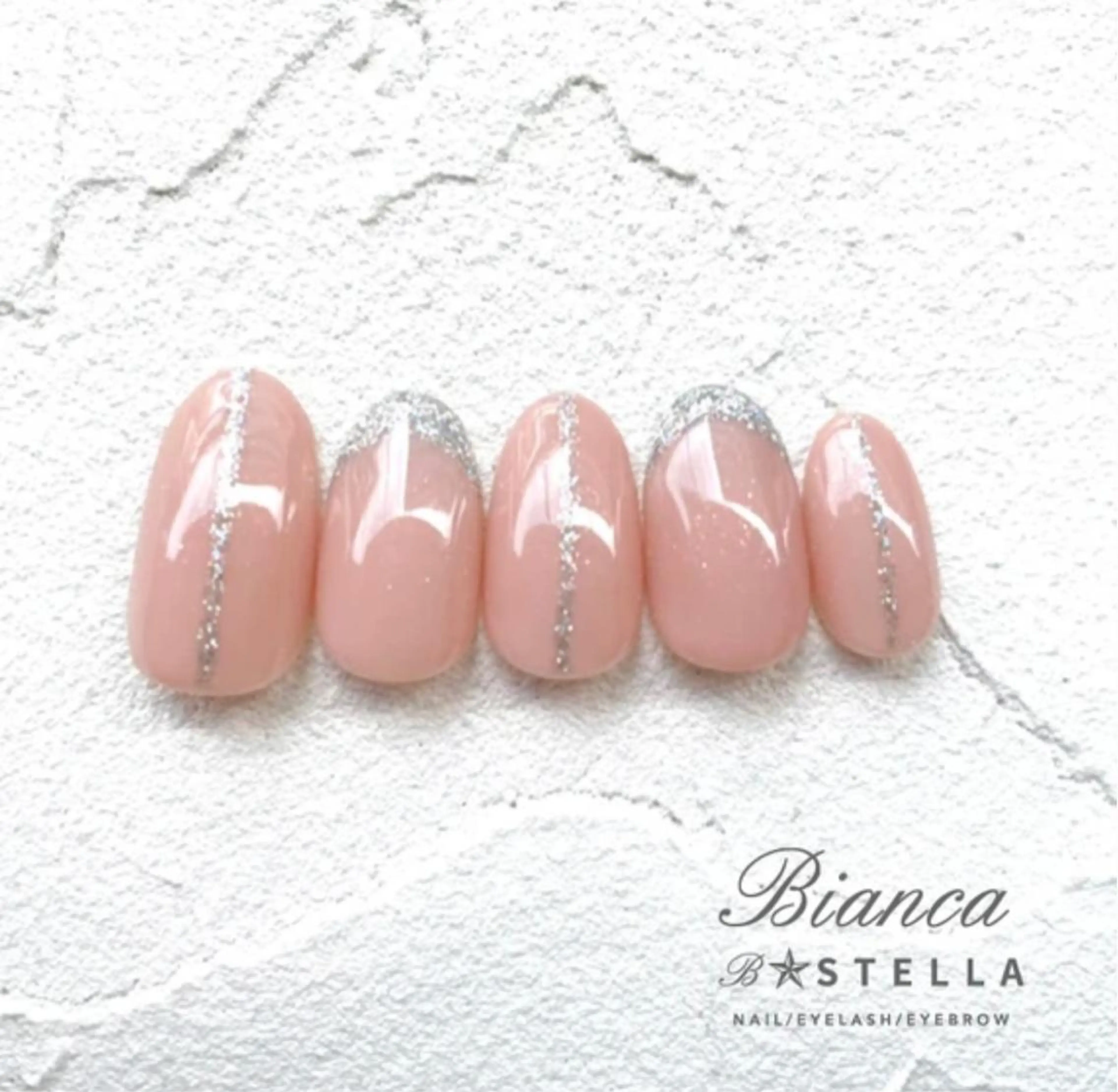 ネイル Bianca🩶 SHIONOのネイルデザイン