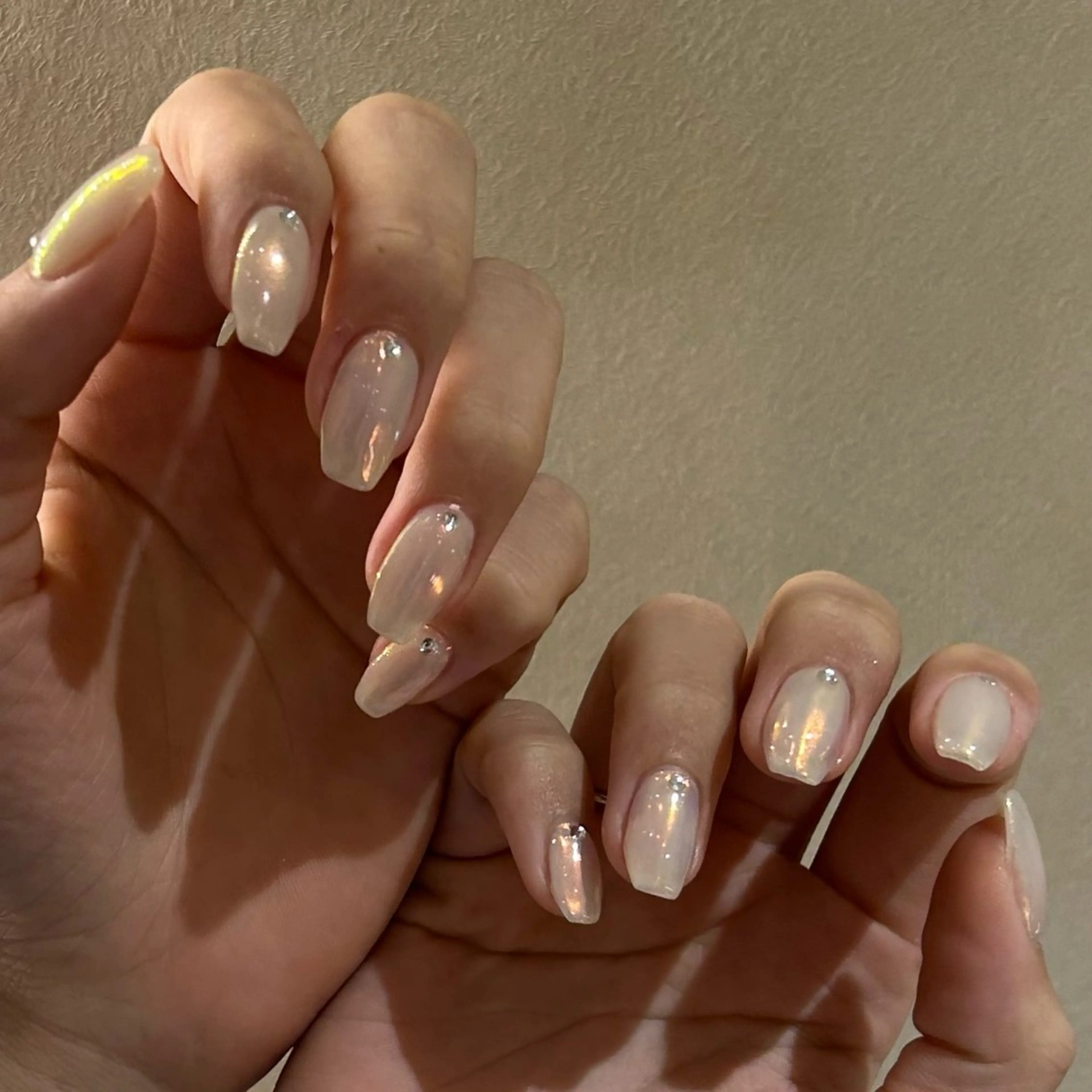 艶々✨ミラーorオーロラ【オフあり】🦄パラジェル/フィルイン/韓国ネイル/ワンホンネイルの写真