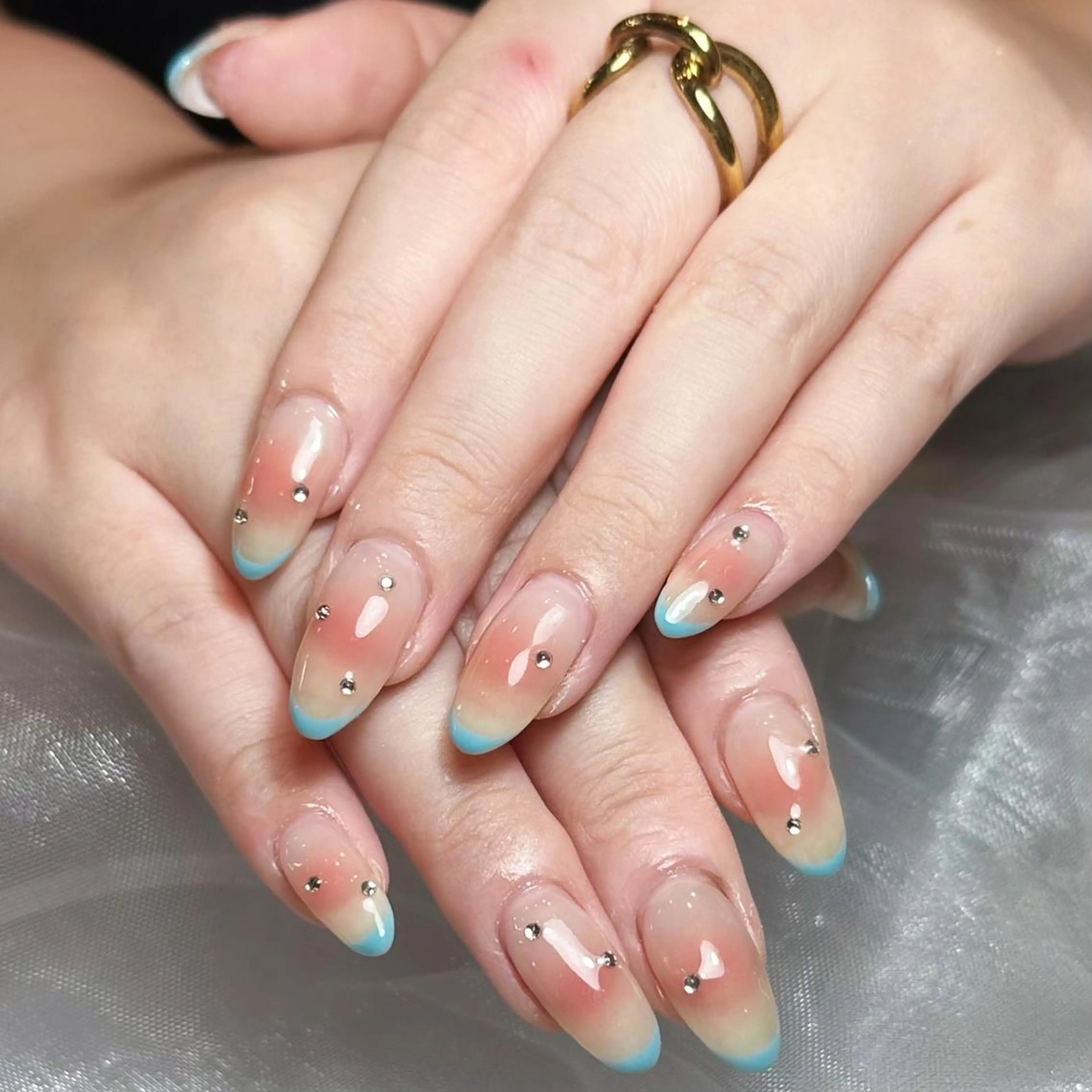 ネイル アートネイル オーロラネイル ガーリー キラキラネイル マグネットネイル ハンドネイル ハンドケア Diamond ✨のネイルデザイン