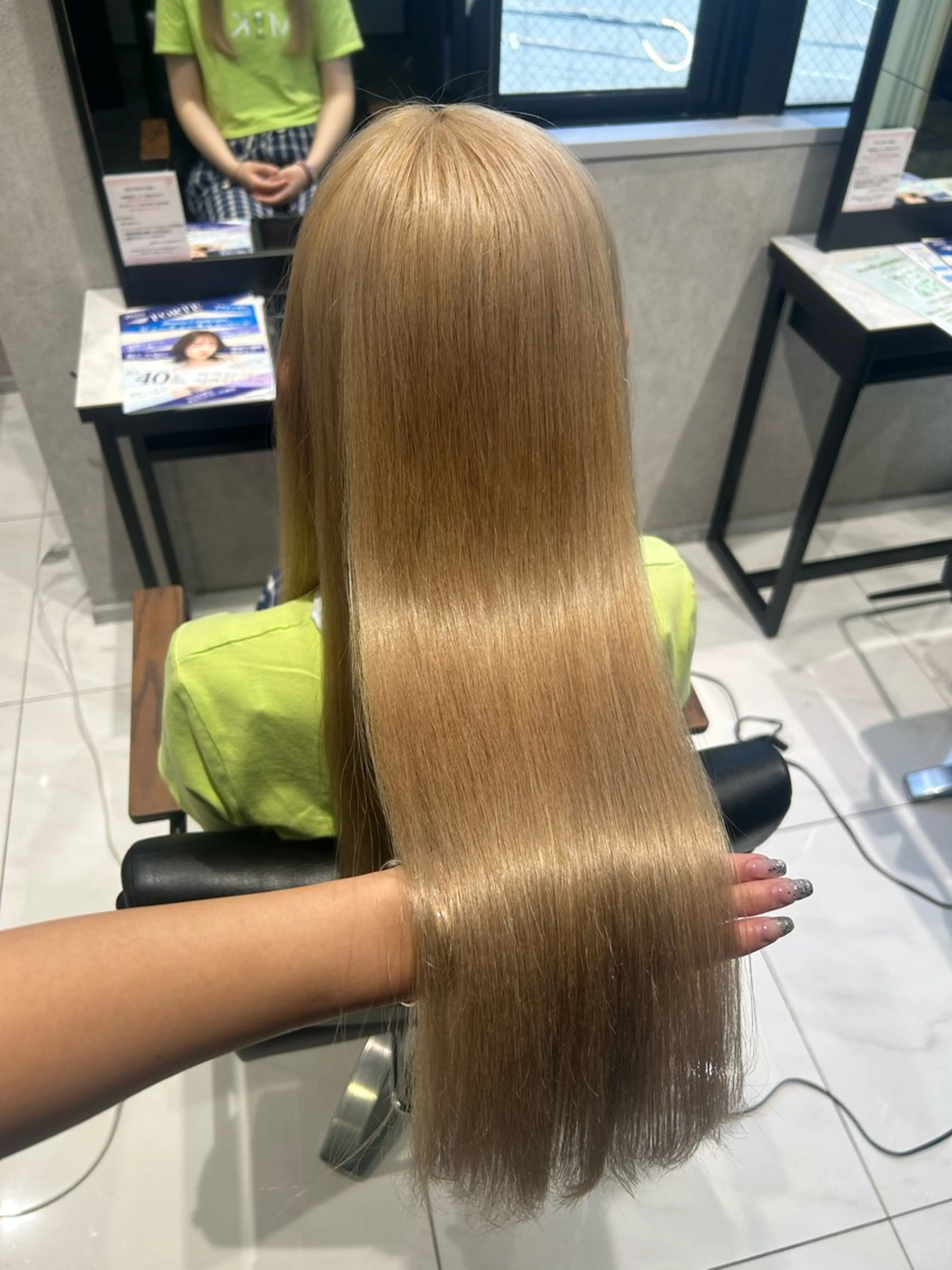 カラー ブロンド 透明感カラー💙 束感マツエク🪼海月のヘアスタイル