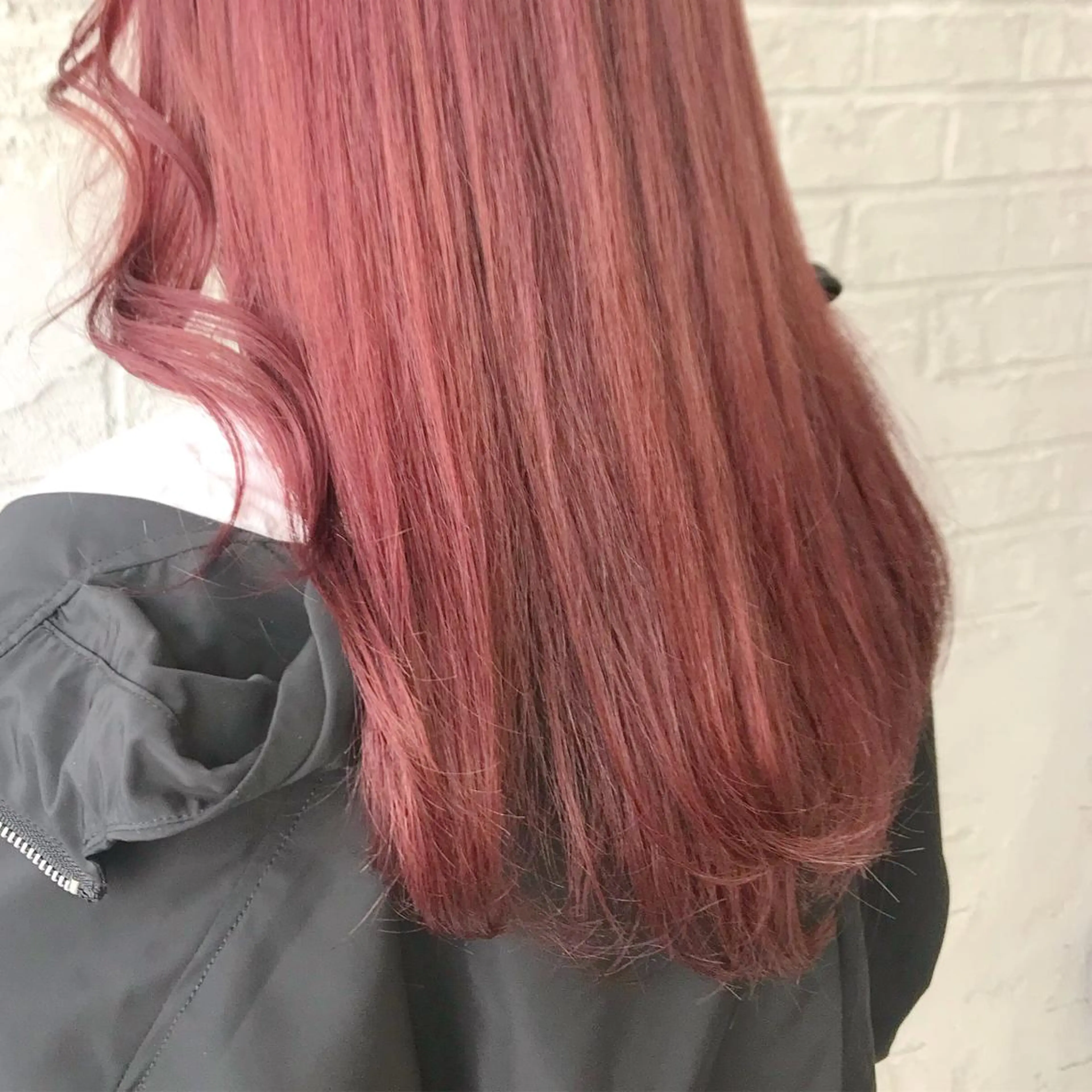 ロング カラー オリーブ/アッシュ やわらか透明感カラーのヘアスタイル