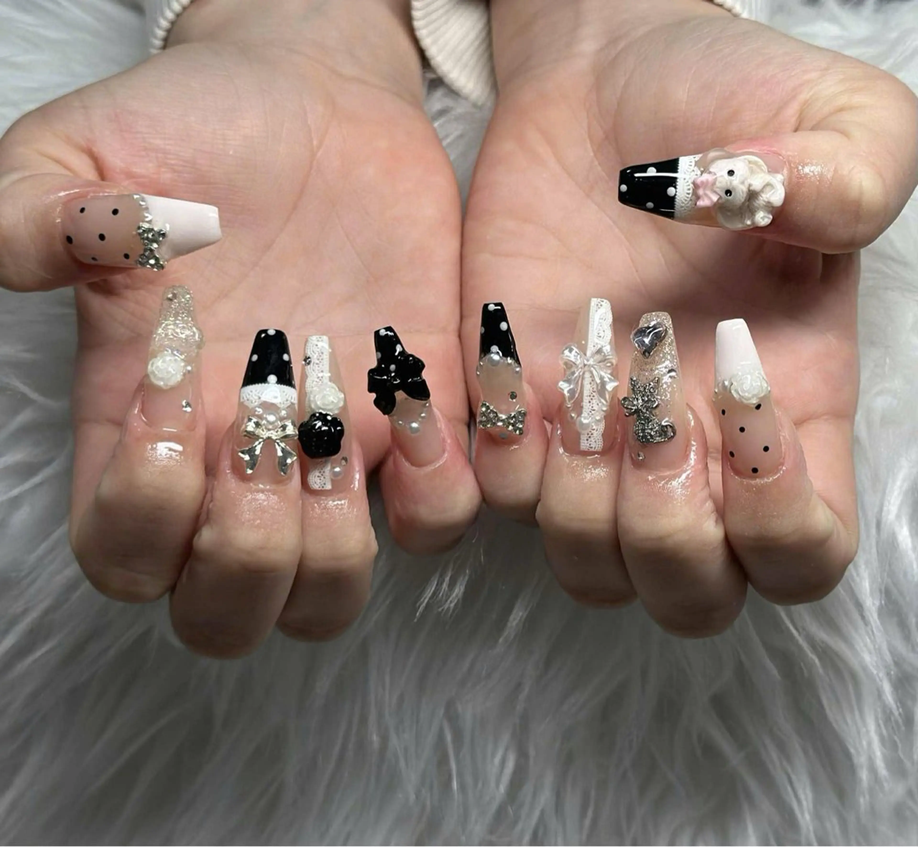 ネイル フレンチネイル ジェルネイル ガラスフレンチ ハロウィン ハート ハンドネイル H.baby Nail Salonのネイルデザイン