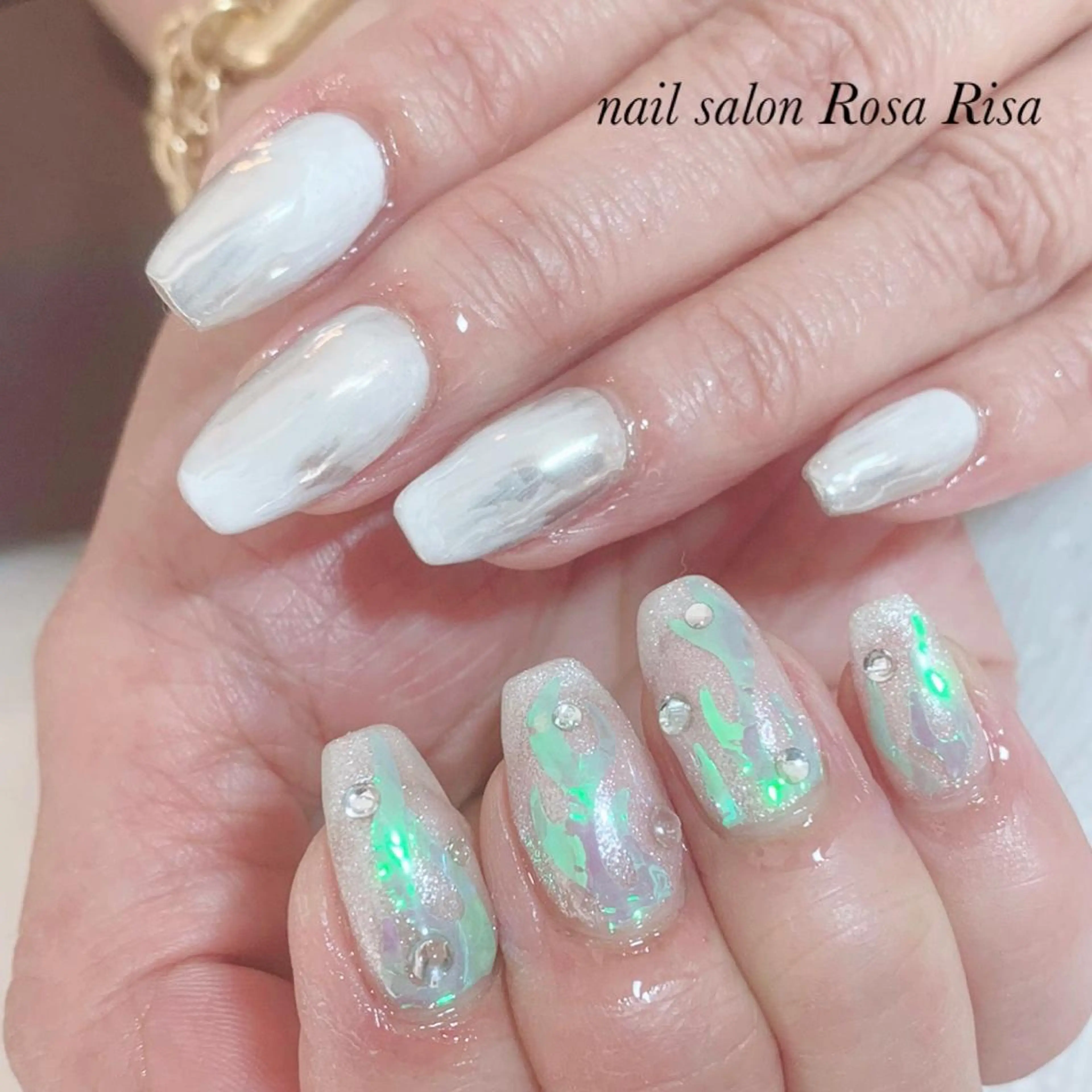 ミディアム ネイル ハンドネイル ネイルスタジオ シェイクユアハンズのネイルデザイン