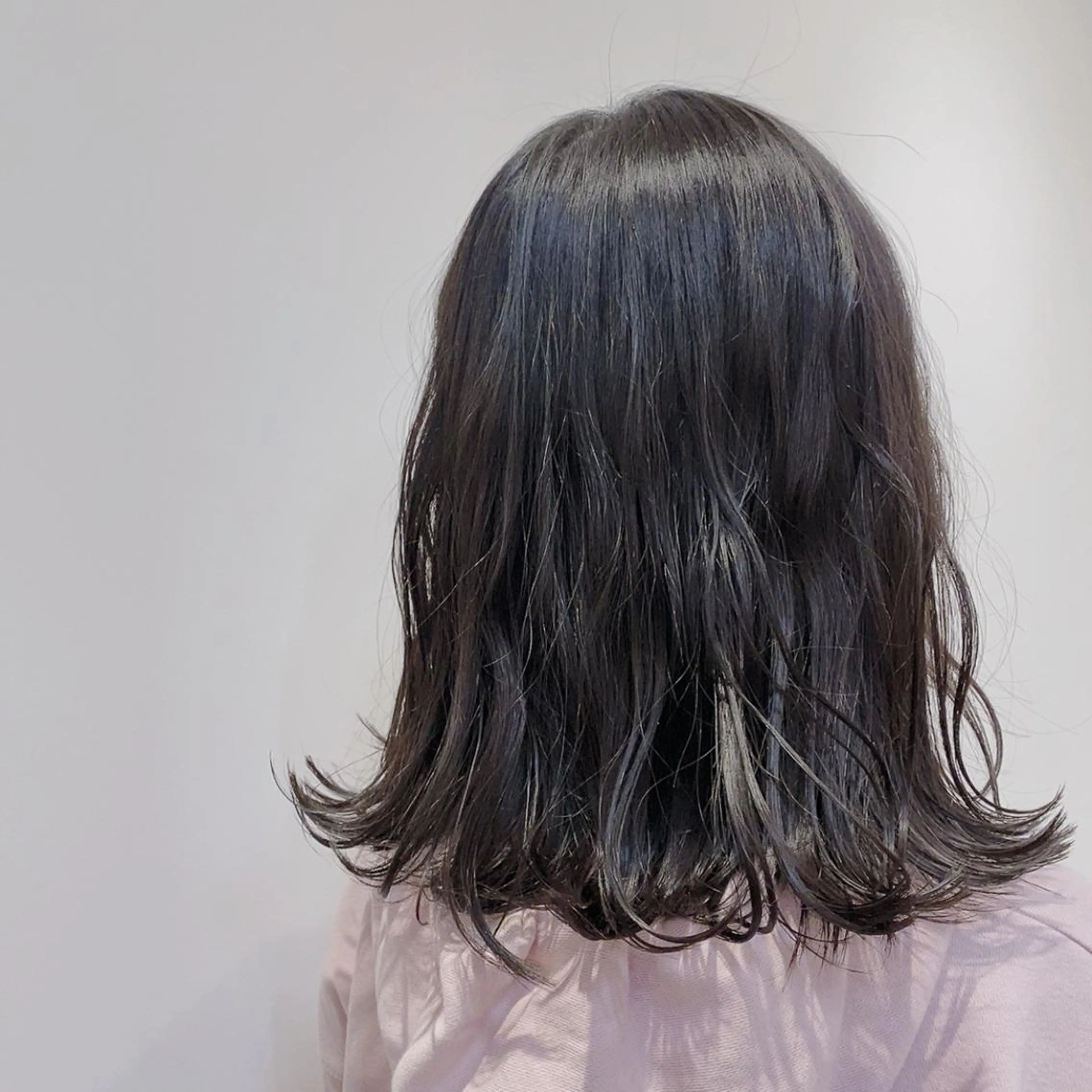 セミロング 推しカラー🎨横浜 ブリーチ/ yuaのヘアスタイル