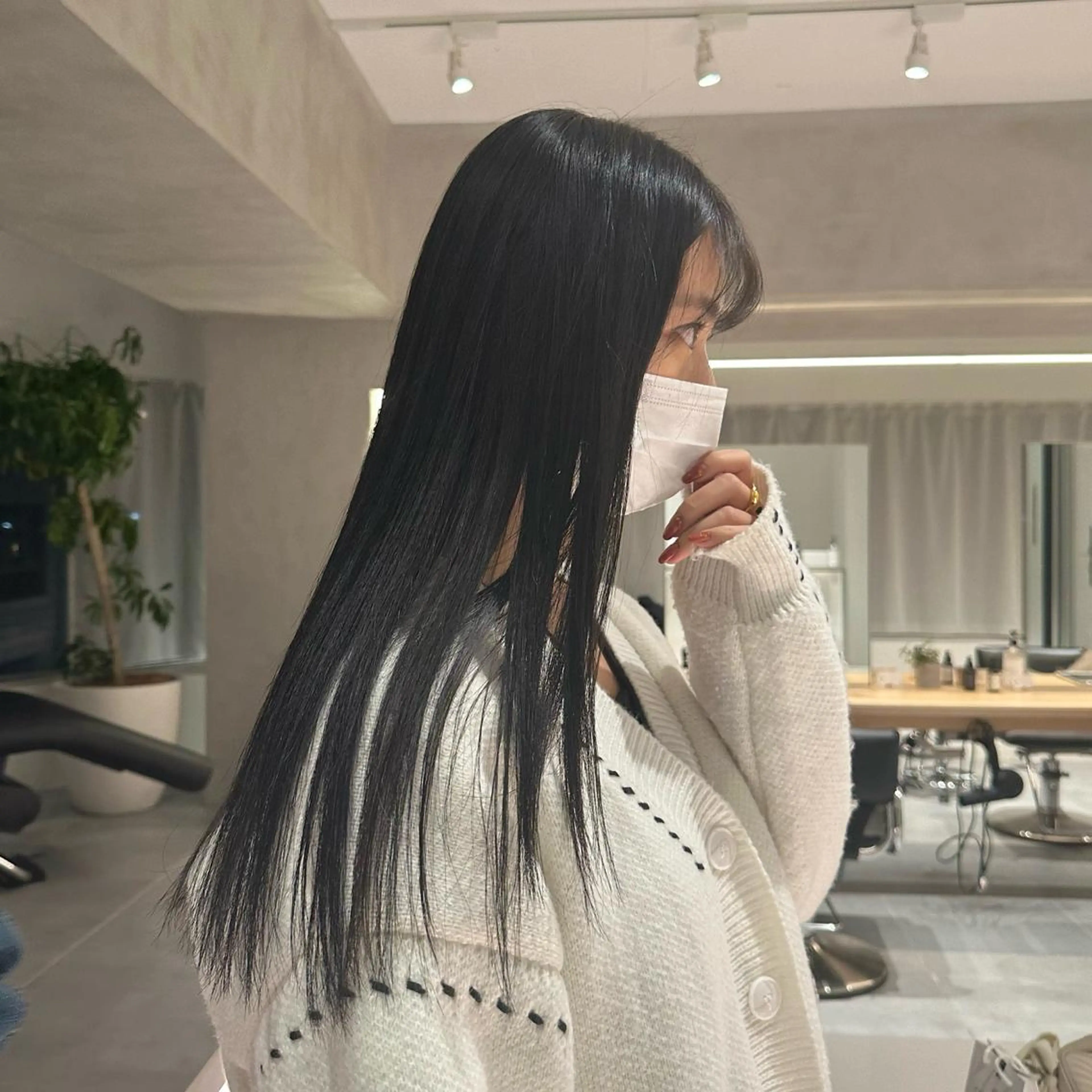 セミロング カラー 透ける艶カラー💎 ミオのヘアスタイル