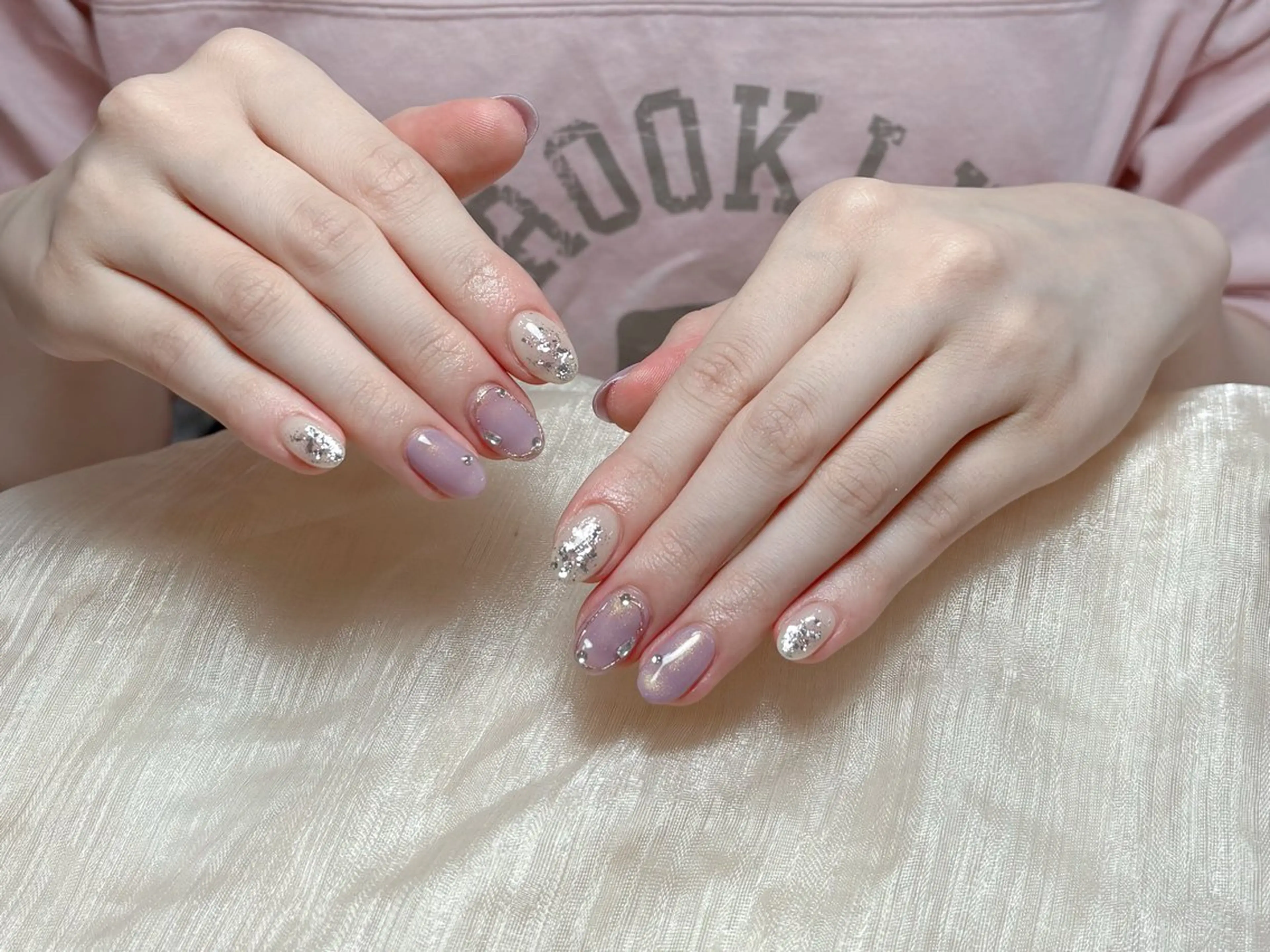 ネイル オーロラネイル チークネイル フレンチネイル ジェルネイル ガラスフレンチ ハンドネイル ハンドケア Nail Jolie所属・Nail Jolieのネイルデザイン