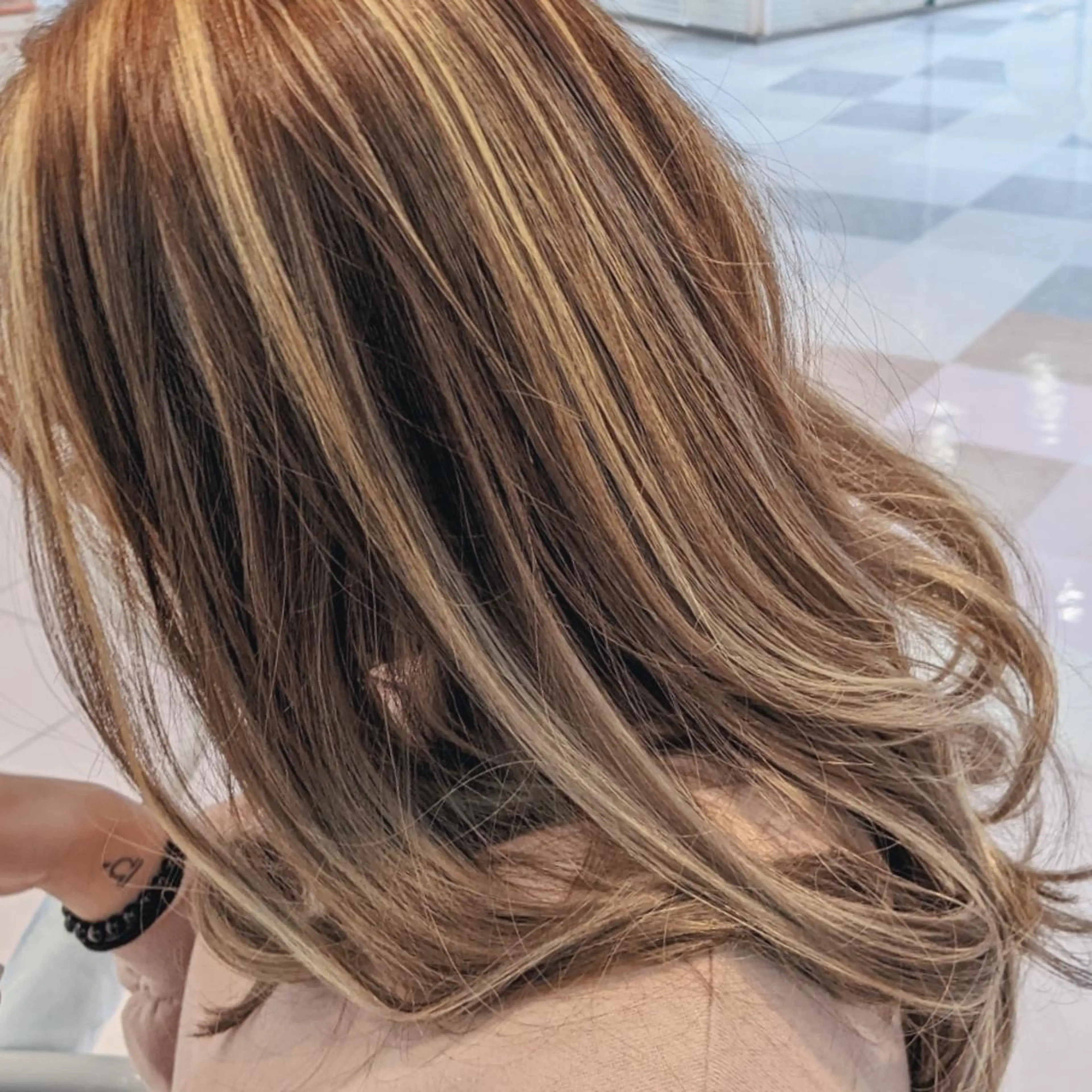 ロング カラー TONI&GUY所属・Otsuka Satsukiのヘアスタイル