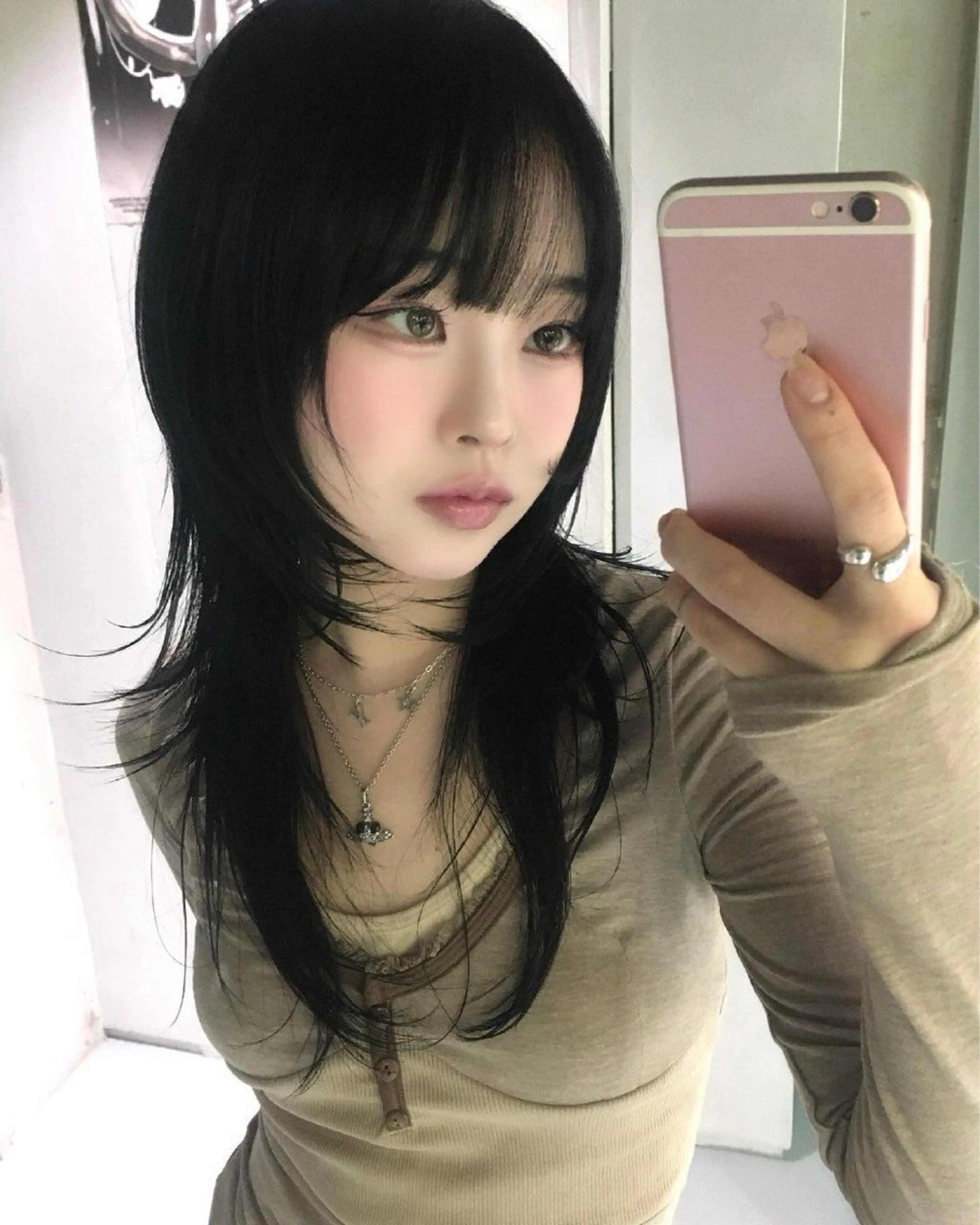 ロング 韓国風ヘア カット Airi 韓国y2k レイヤーカットのヘアスタイル