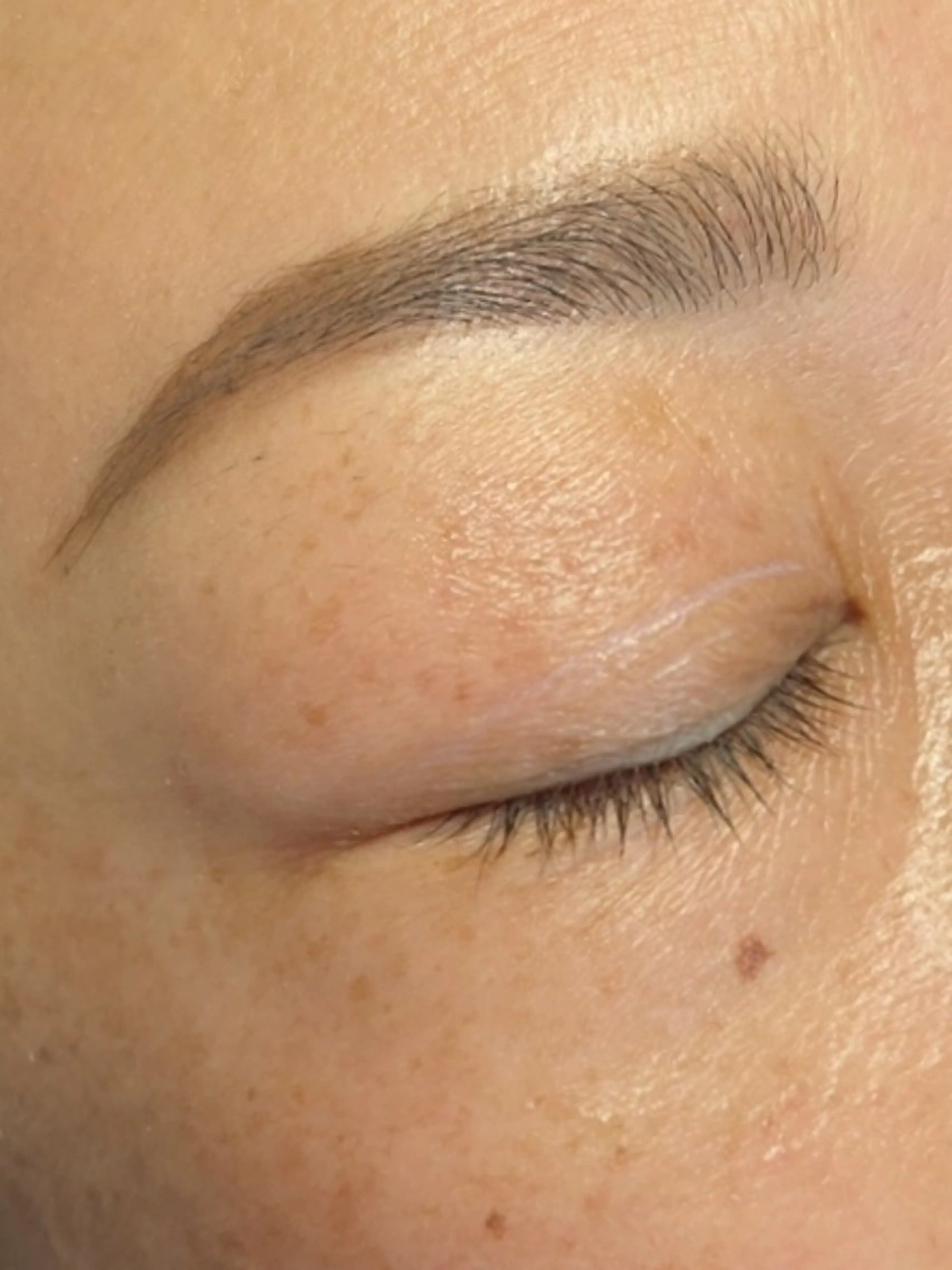 アイブロウ ワックス脱毛 フェイシャルワックス GLOW所属・渡邊 真依のエステ・リラクイメージ