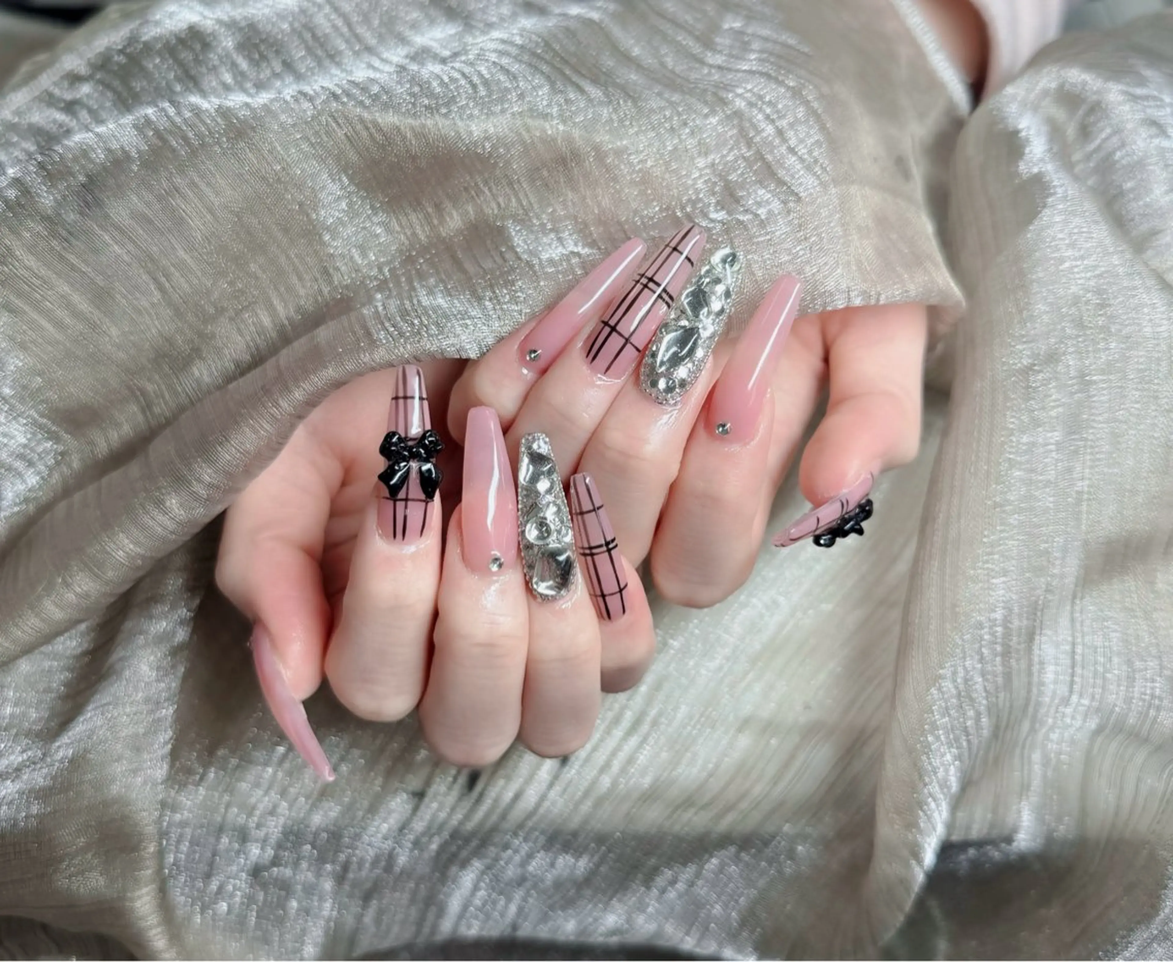 ネイル ジェルネイル 韓国ネイル マグネットネイル ネイルチップ 冬ネイル Lenie Nail Salonのネイルデザイン