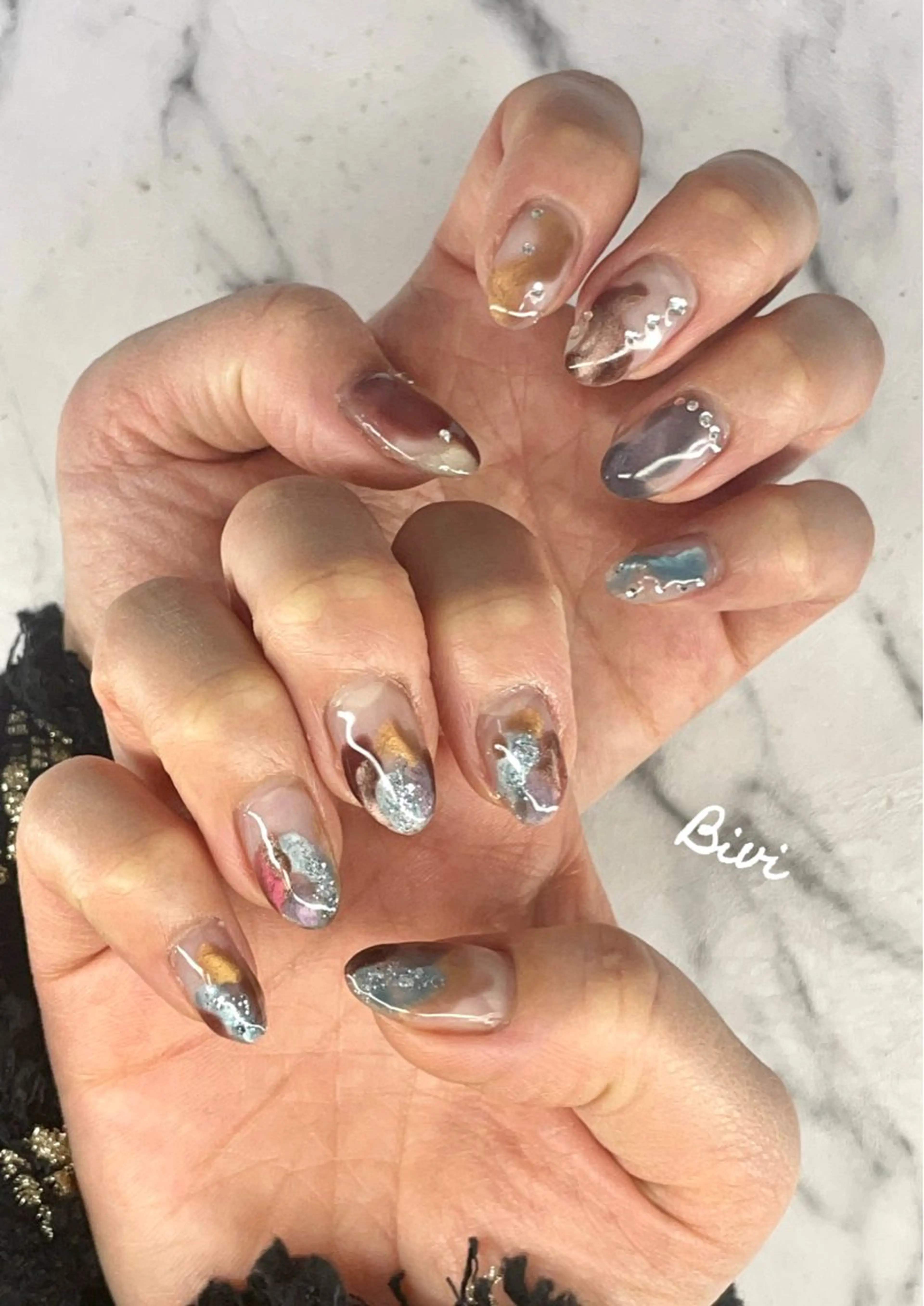 ネイル アートネイル フラッシュネイル ラメ(グリッター) シルバー スクエアネイル ハンドネイル ハンドケア ♡Bivi♡自爪に 優しいネイルサロンのネイルデザイン