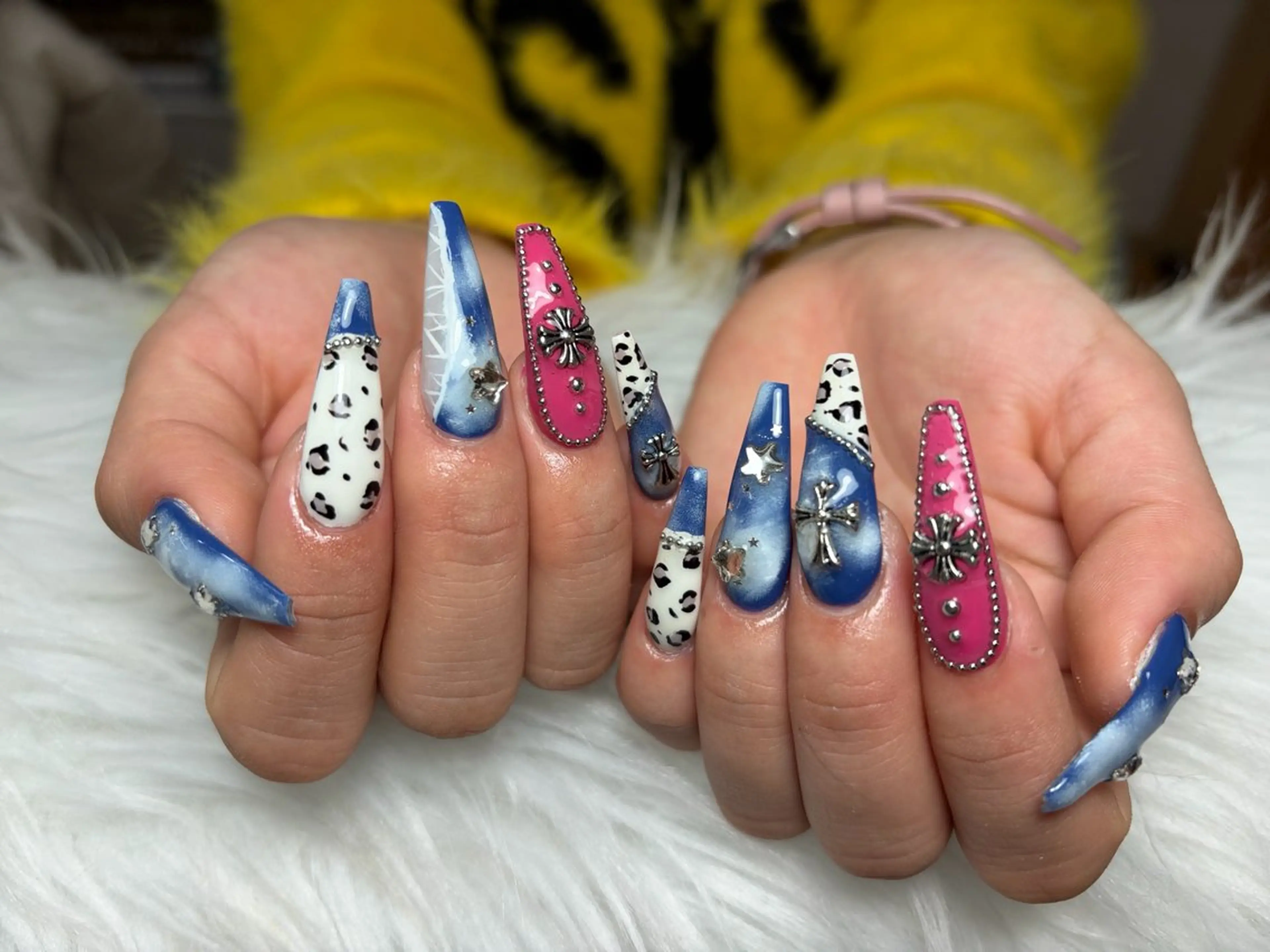 ネイル アートネイル 長さ出し ジェルネイル 韓国ネイル マグネットネイル ハンドネイル Cloudy Chan Nailのネイルデザイン