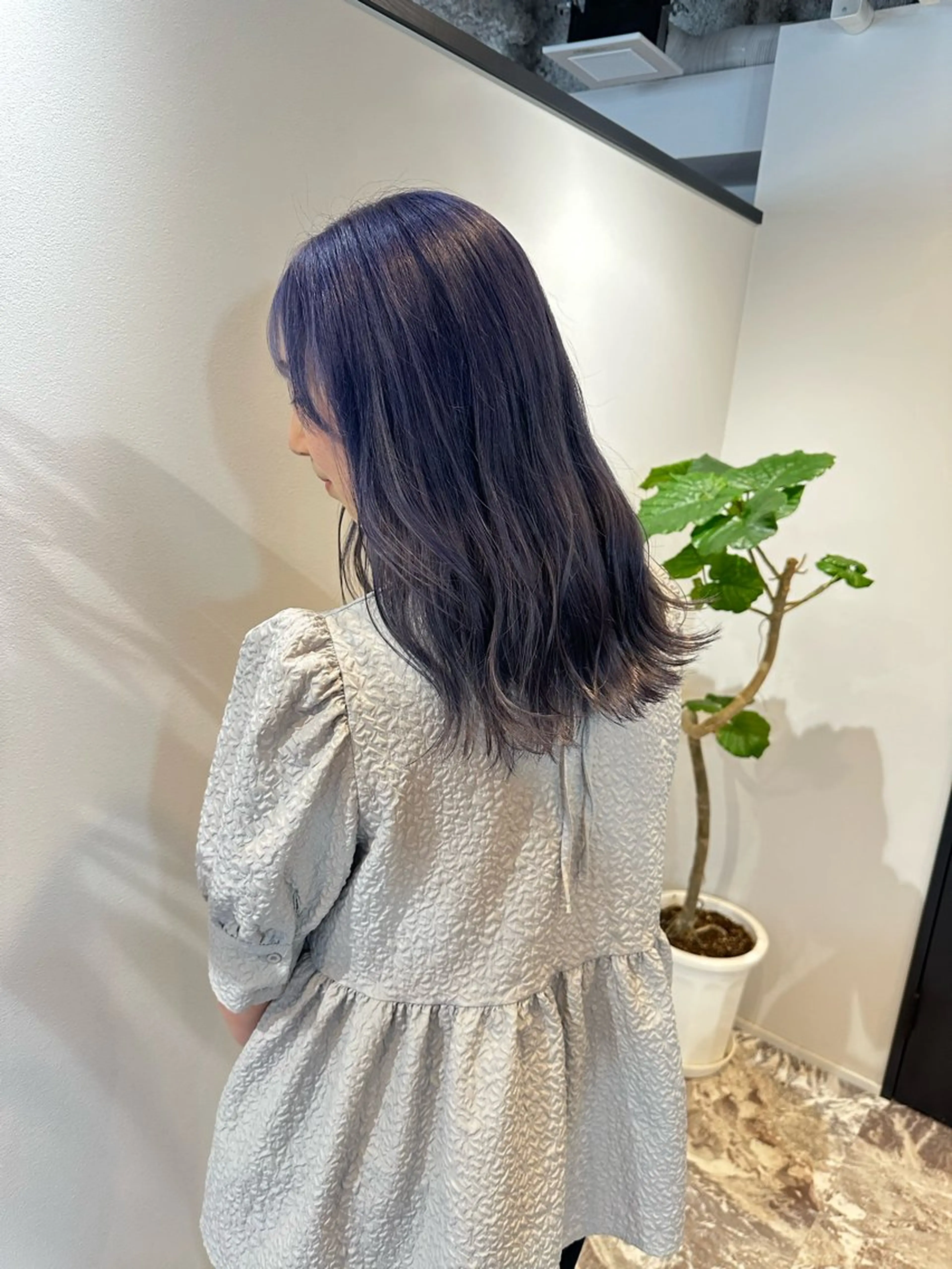 ロング カラー ブリーチ ブルーカラー ブルーラベンダー ケアブリーチ ラベンダーカラー ヘアカラー トリートメント 山下恋佳/矢場町/ ブリーチ/ショートのヘアスタイル