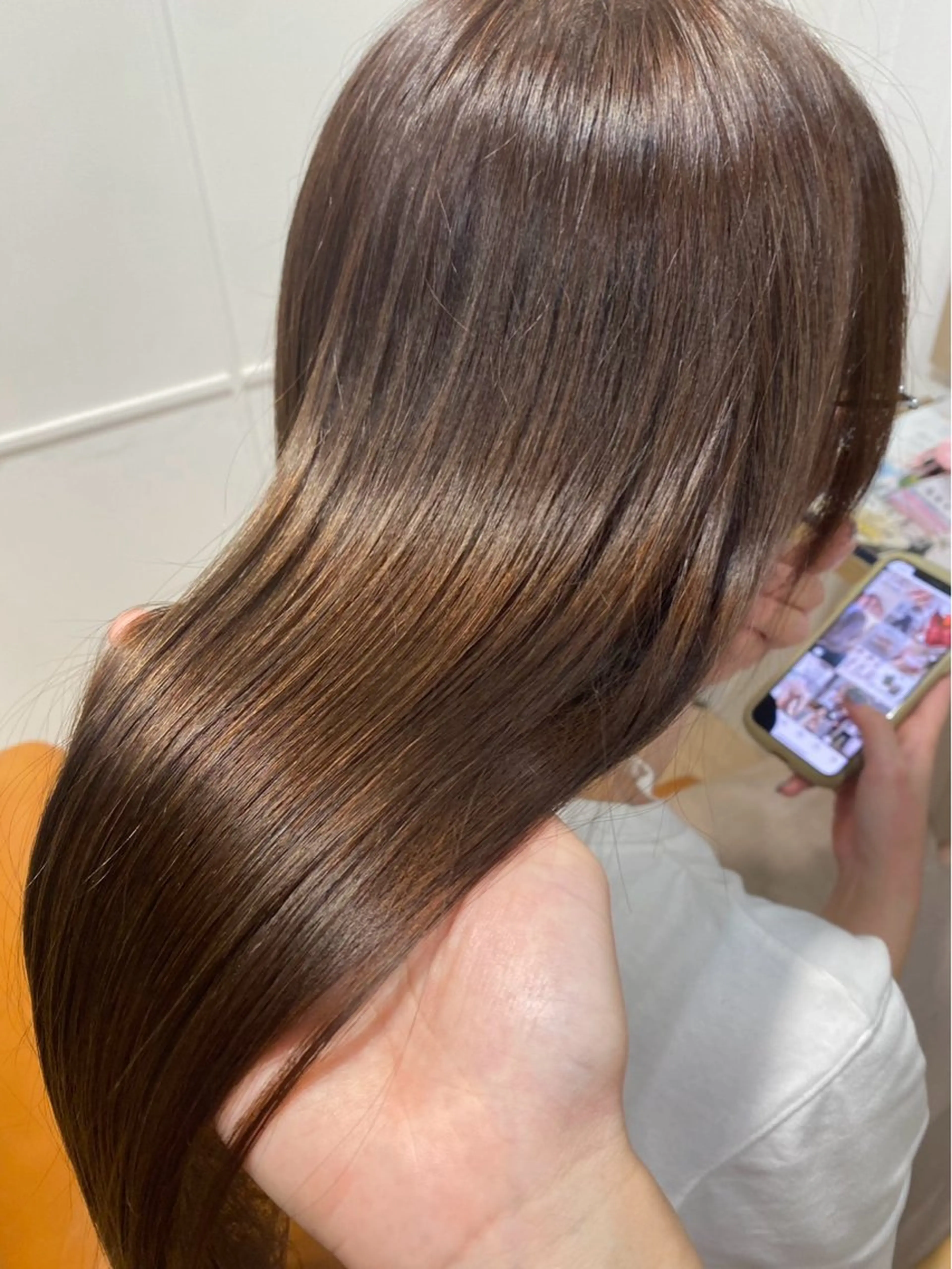 ロング カラー 石原 結依のヘアスタイル
