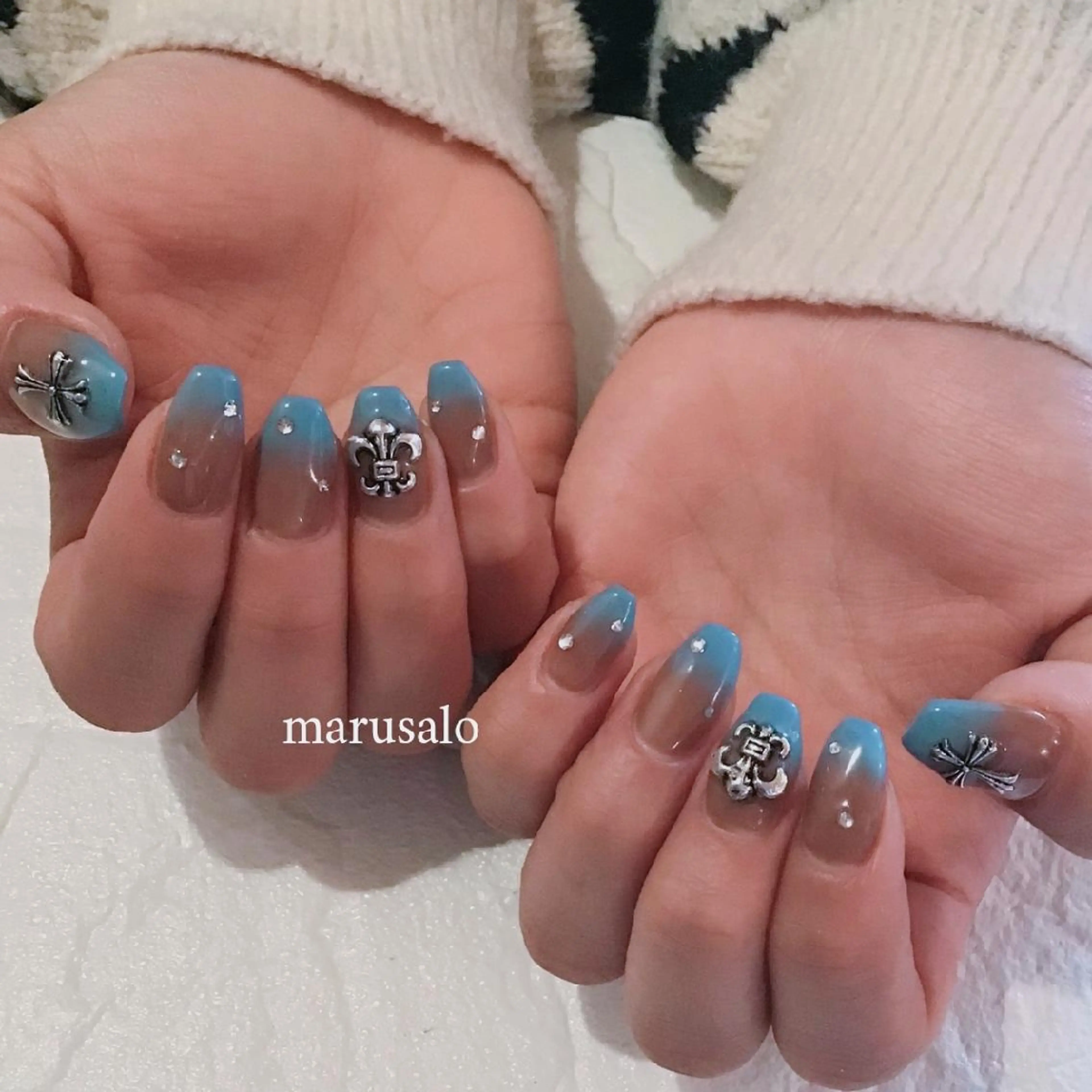 ネイル アートネイル ブルー ブラウン グラデーション ニュアンスネイル ハンドネイル marusalo nailのネイルデザイン