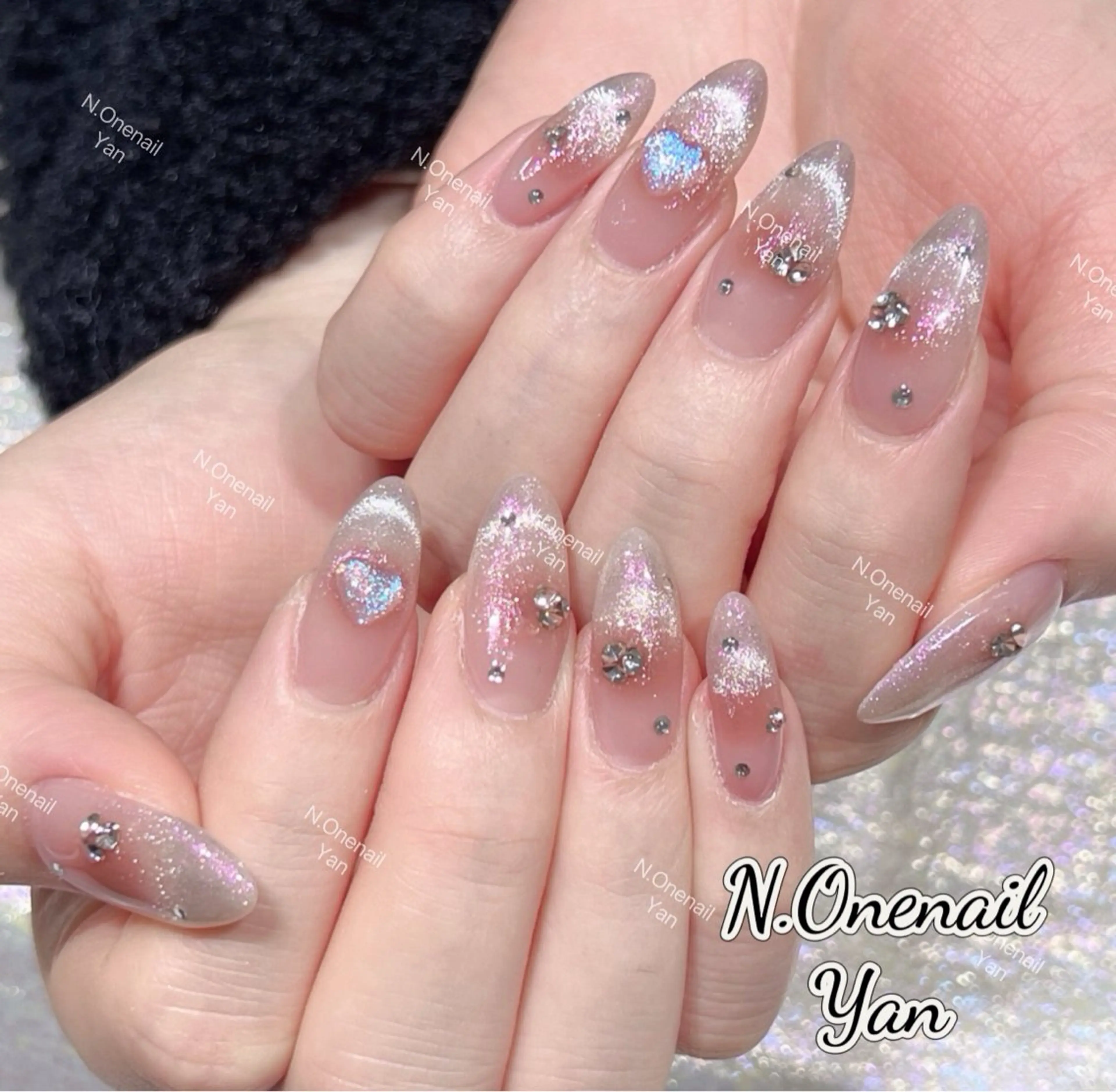 ネイル アートネイル グラデーション キラキラネイル ニュアンスネイル オフィスネイル 長いだし/スカルプ/ パラシェルN.oneのネイルデザイン