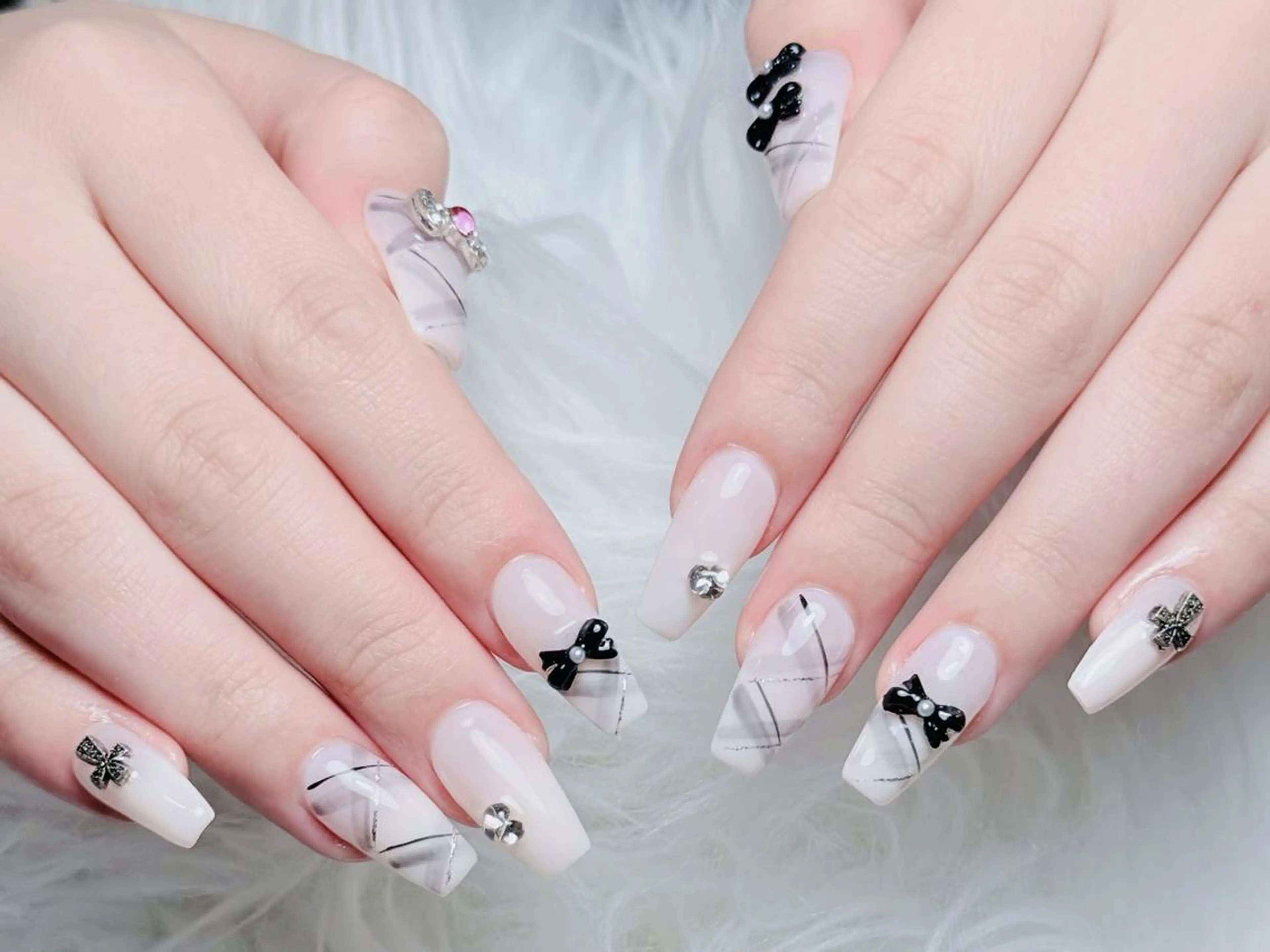 ネイル 長さ出し グラデーション 卒業式 キラキラネイル マグネットネイル Xuka Belle Nailのネイルデザイン