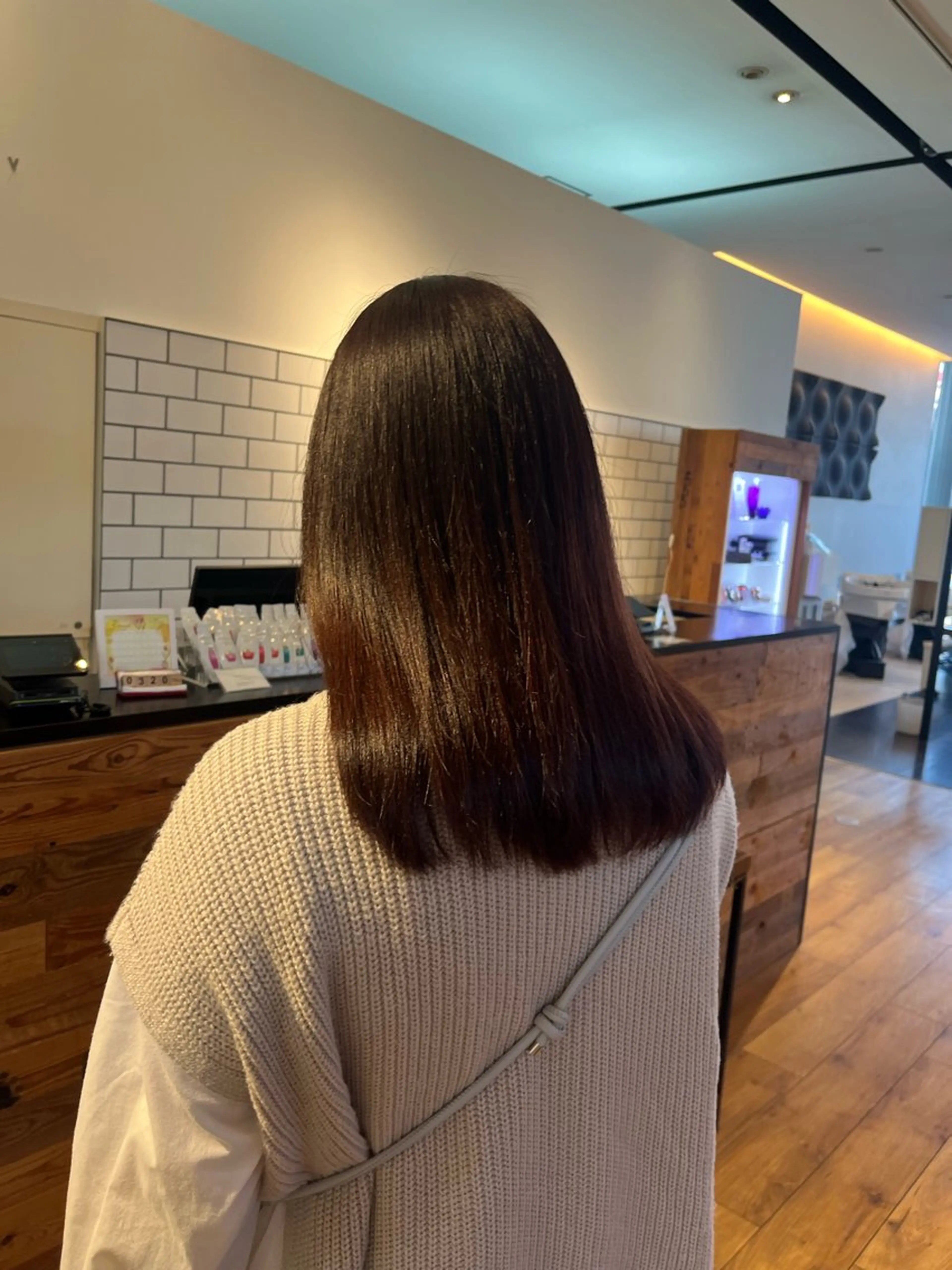 セミロング カラー パーマ セミロングパーマ ストレートパーマ 中村 彩奈のヘアスタイル