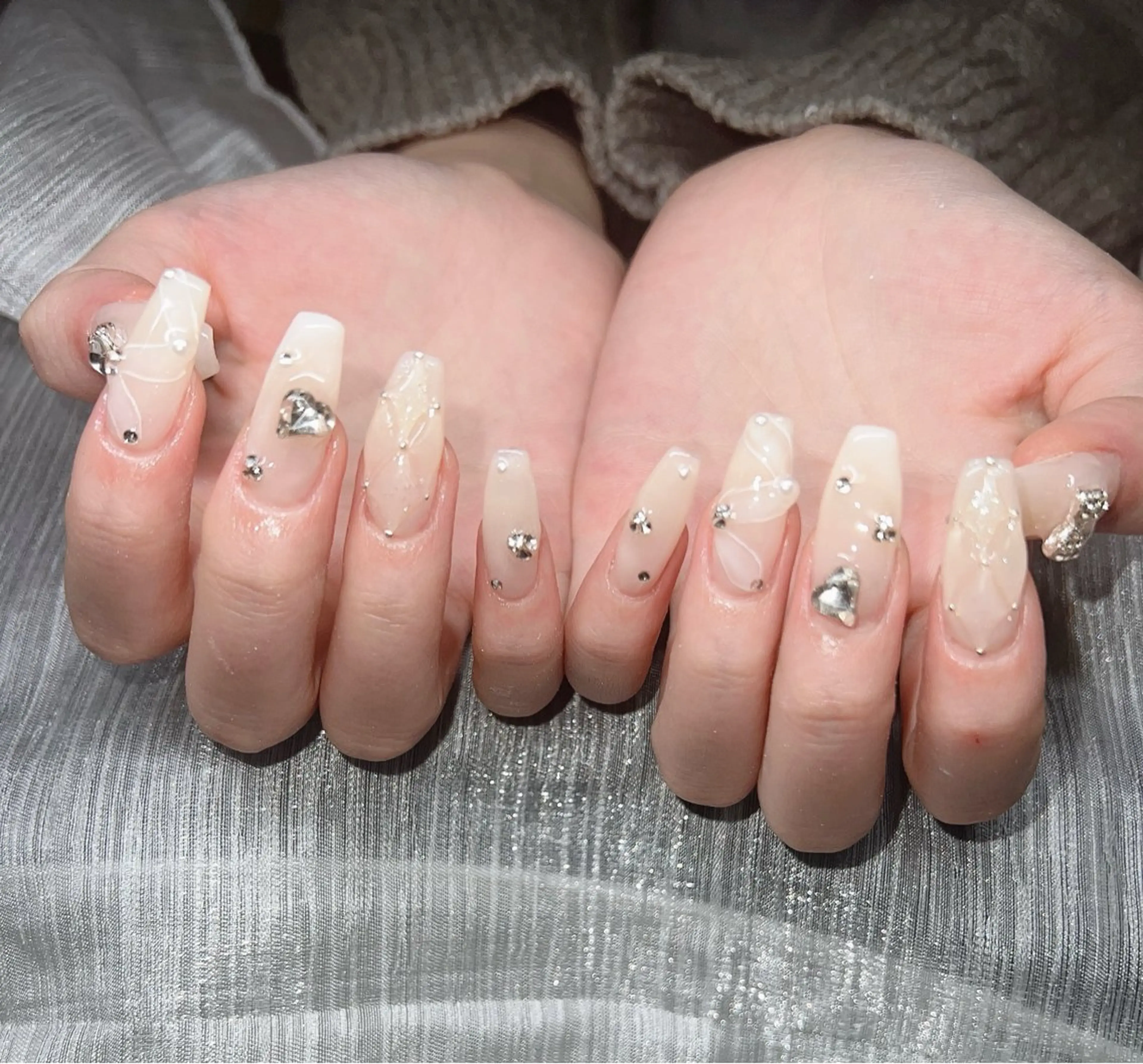 ネイル オーロラネイル チークネイル 長さ出し フットネイル フレンチネイル ハンドネイル Lee Nailsのネイルデザイン