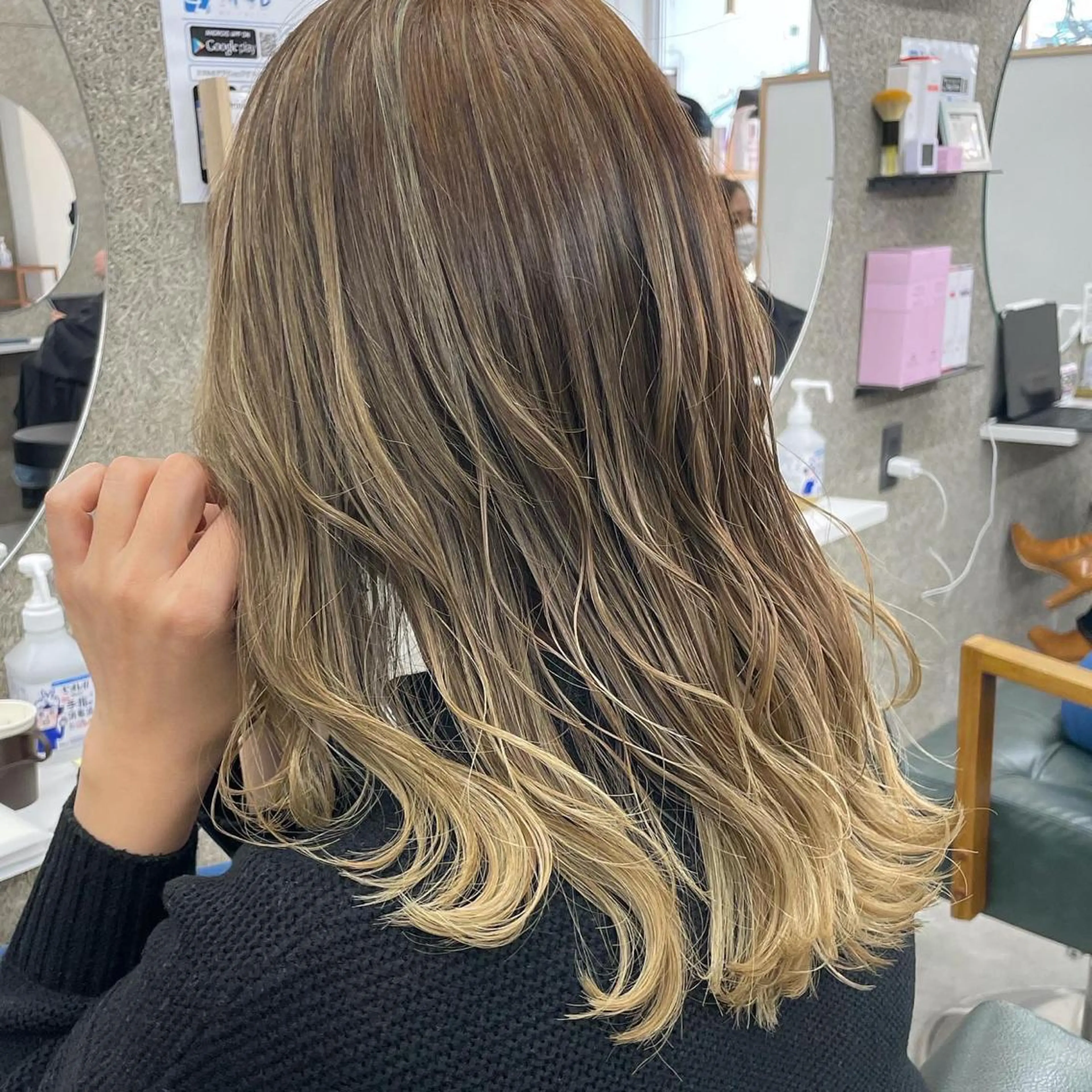 ミディアム カラー ヘアカラー トリートメント Lull (シェアサロンReco VIProom)所属・Lull1人美容室 バレイヤージュのヘアスタイル