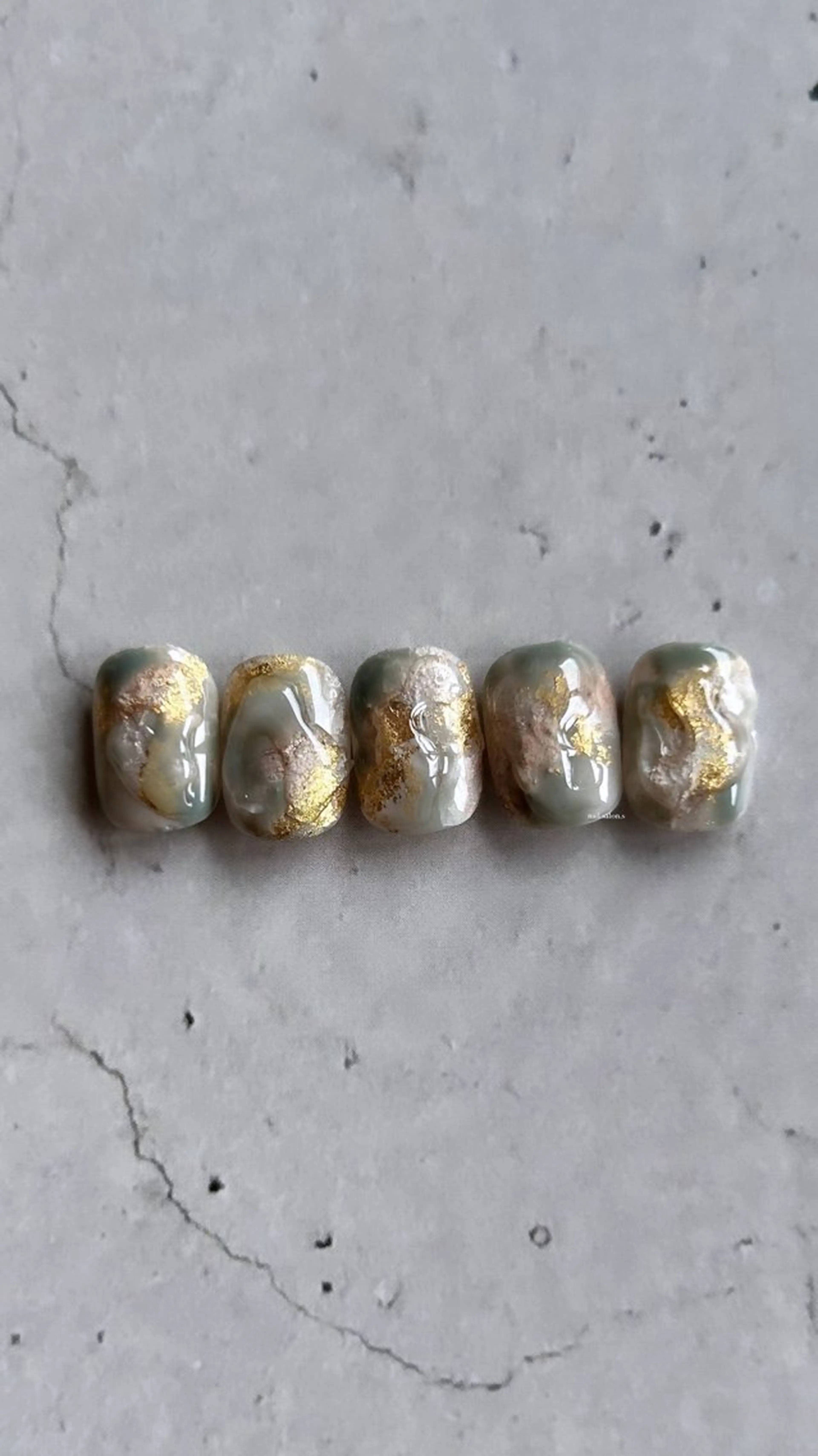 ネイル 関山 志乃のネイルデザイン