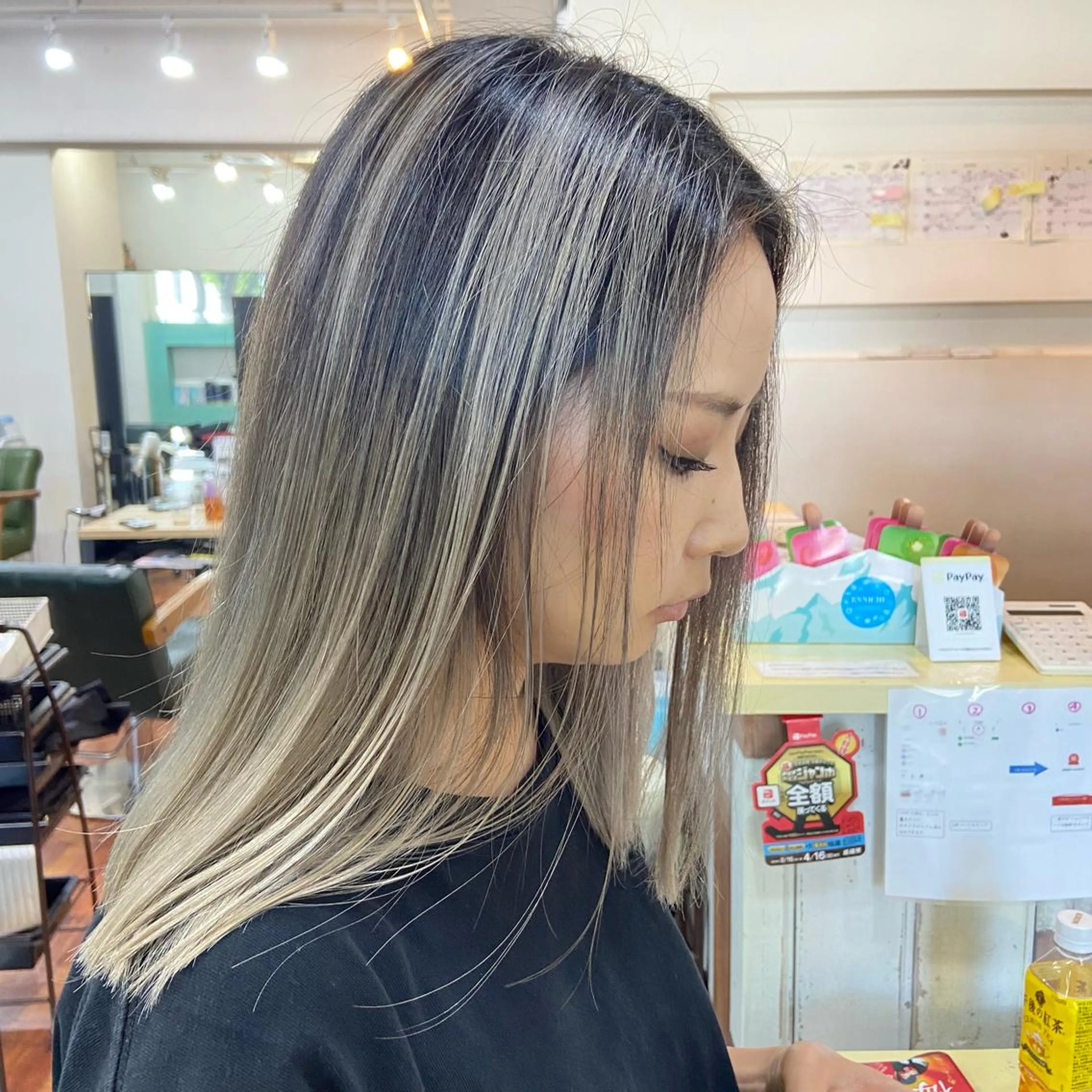 ミディアム カラー バレイヤージュ レイヤーカット 髪質改善/ストレート /透明感/西川奈穂のヘアスタイル