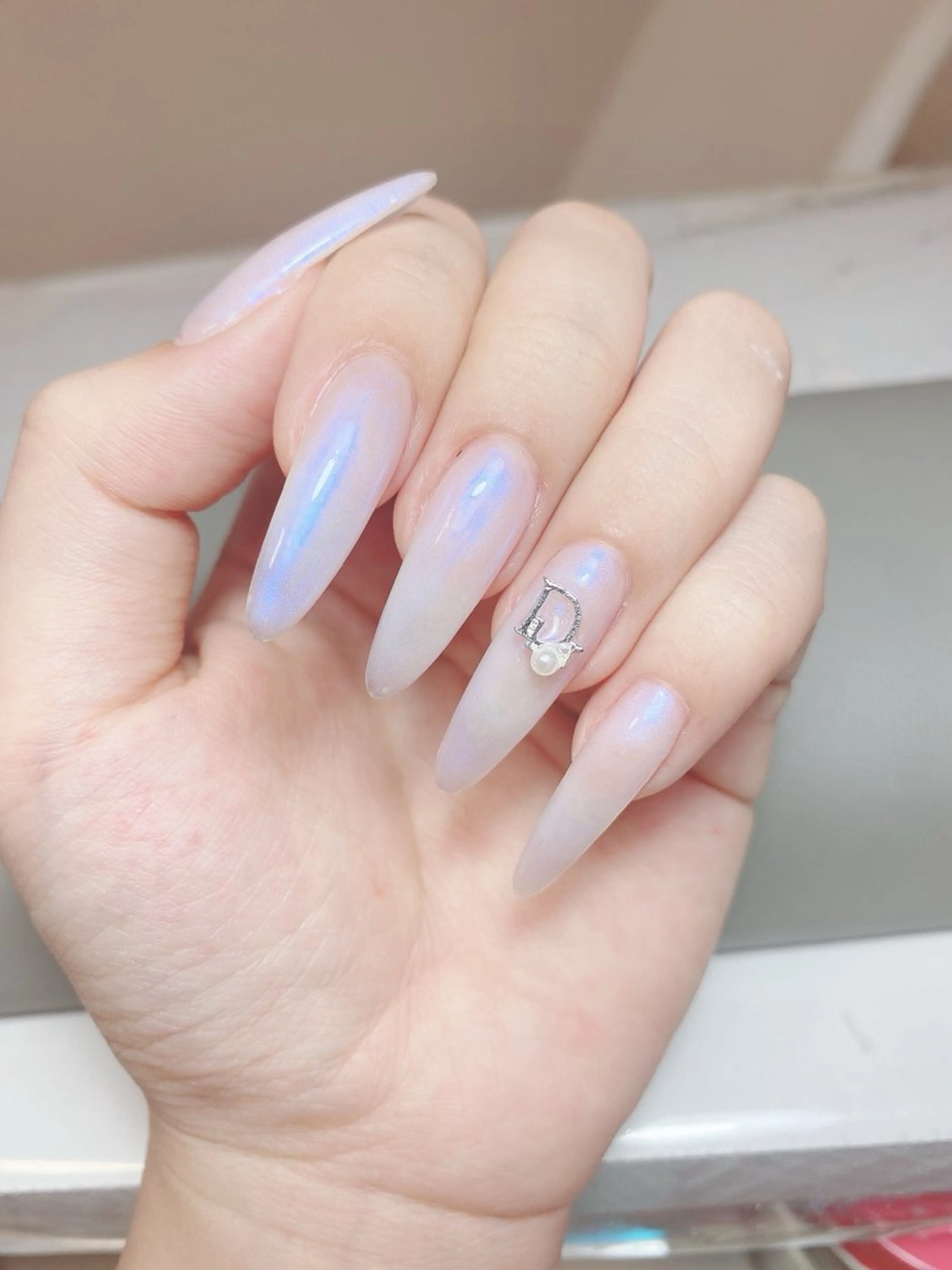 ネイル アートネイル フレンチネイル ジェルネイル グラデーション 韓国ネイル ハンドネイル 💕鈴木ユリ パラジェル/オフ無料のネイルデザイン